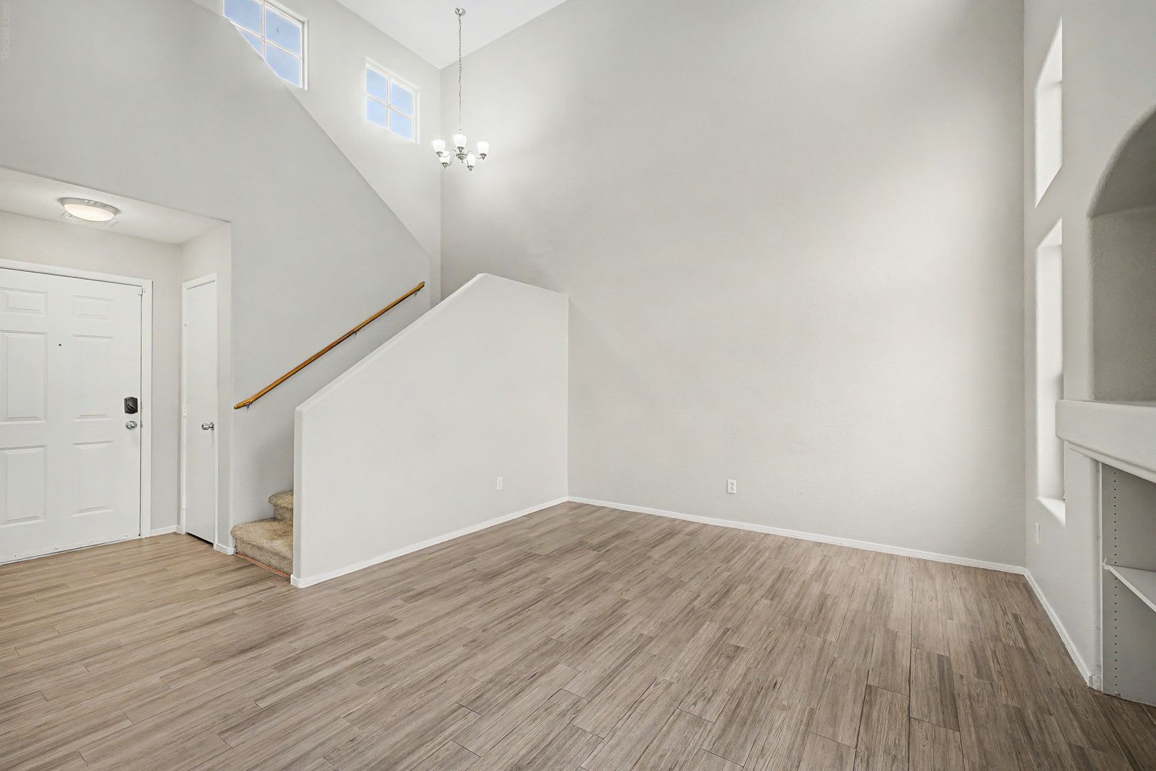 3-Bedroom home in the Northwest near both Air Force bases! – photo 2