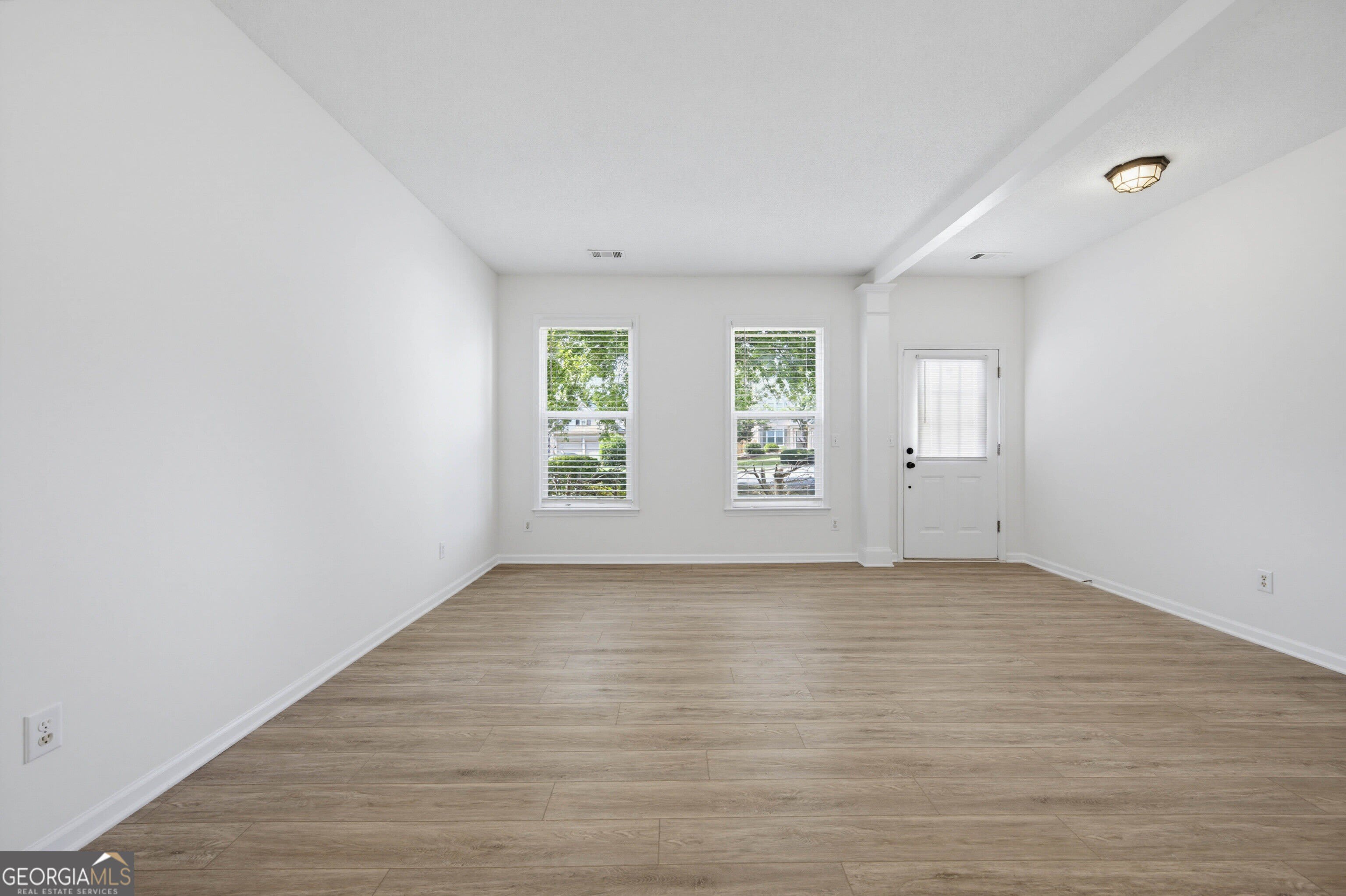 395 Cadeleigh Court – photo 4