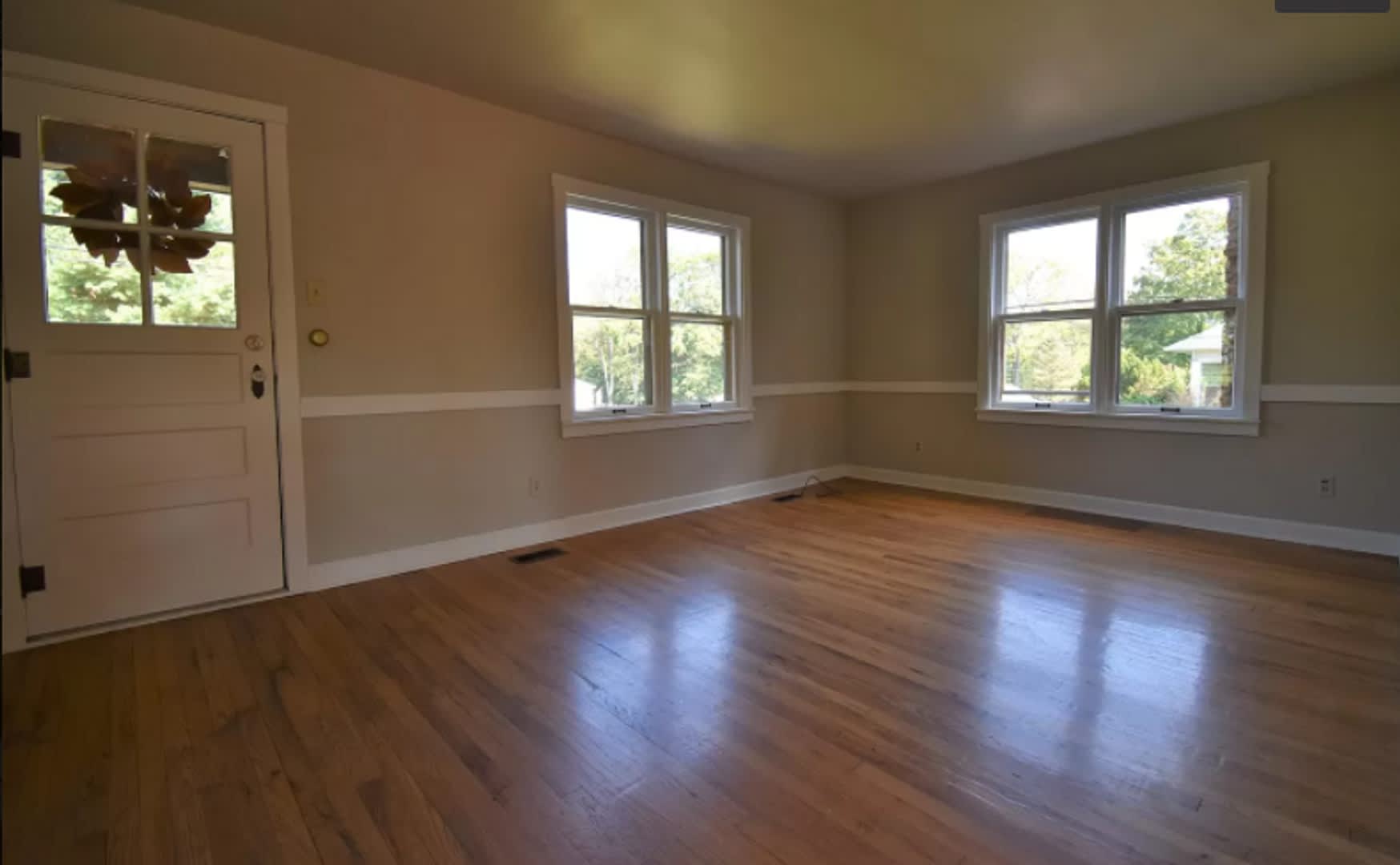 4 bed/3.5 bath, half acre lot, 100 yards from Memorial Stadium! – photo 1