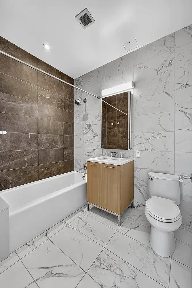 88 Fleet Pl Apt 14A – photo 3