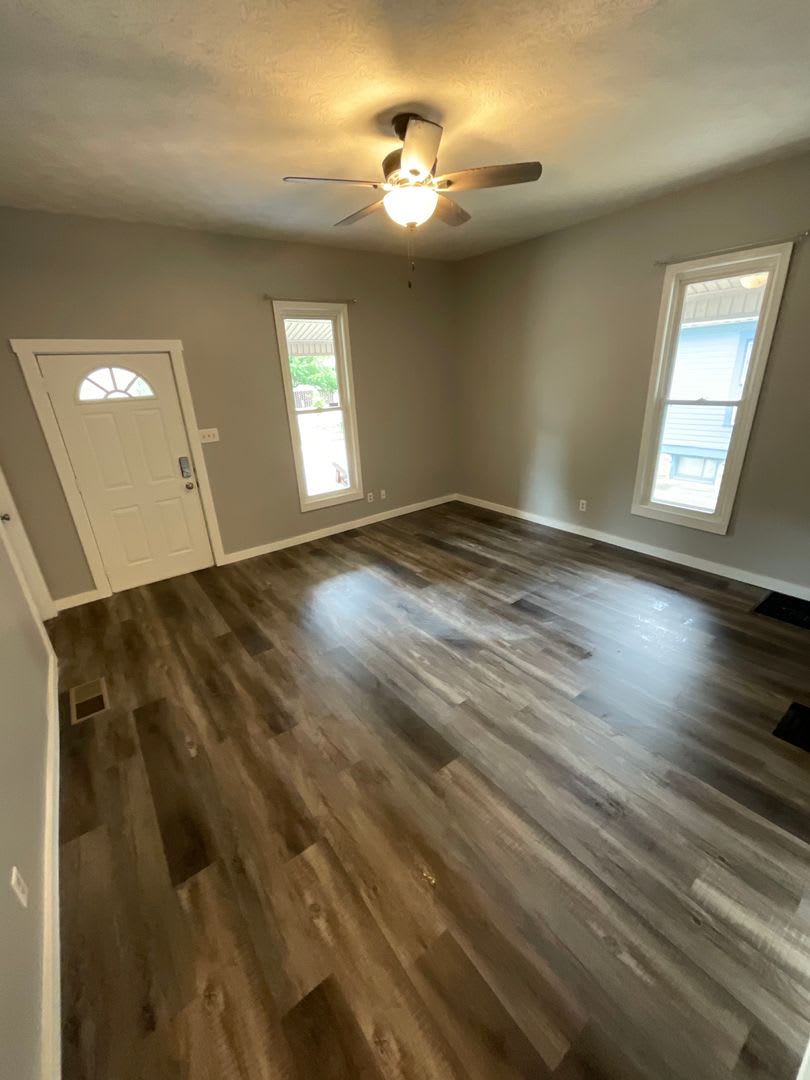 *August 2028* 5 Bedroom house 1 block off Kirkwood FULLY RENOVATED – photo 5