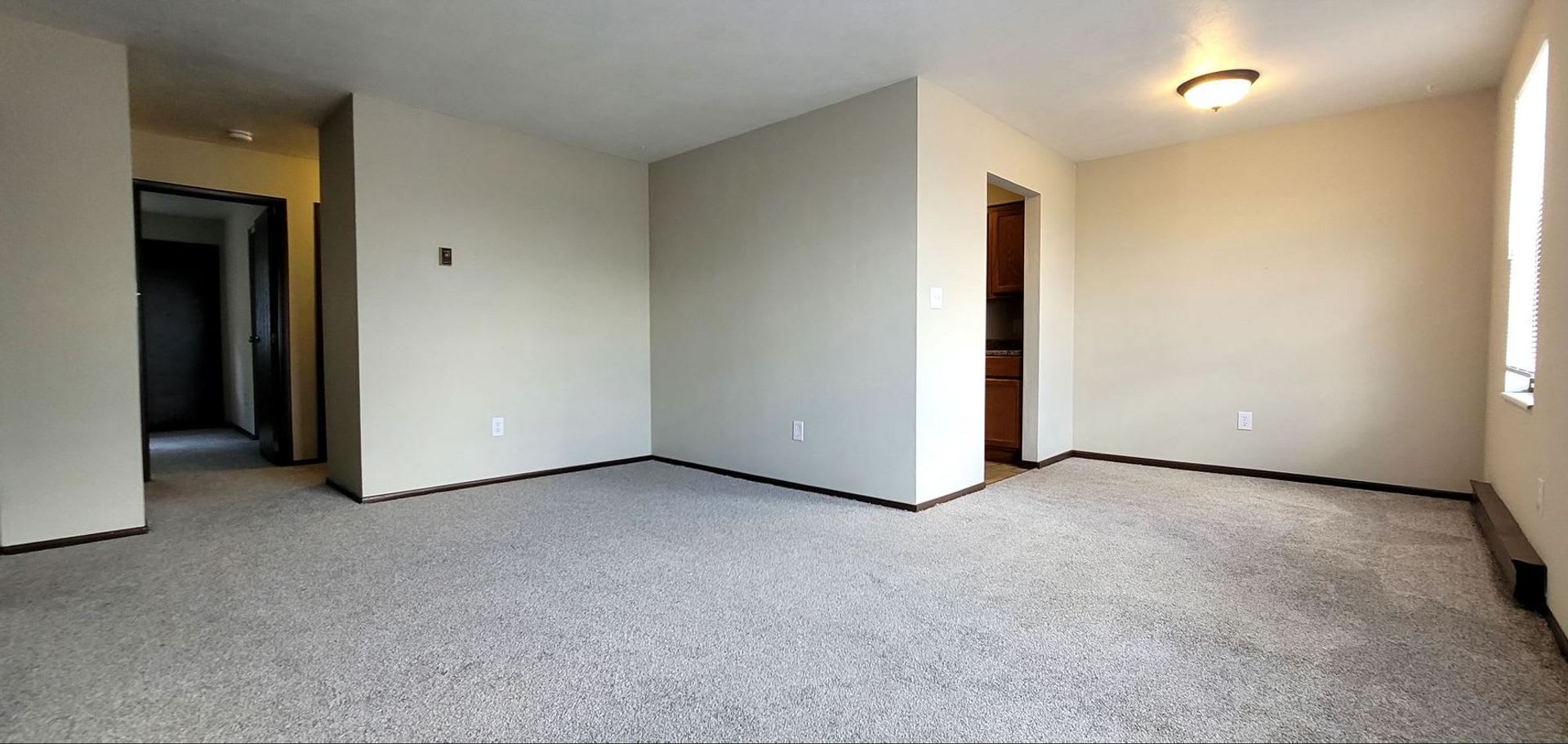 1300 Sanlor Avenue Apartments – photo 2