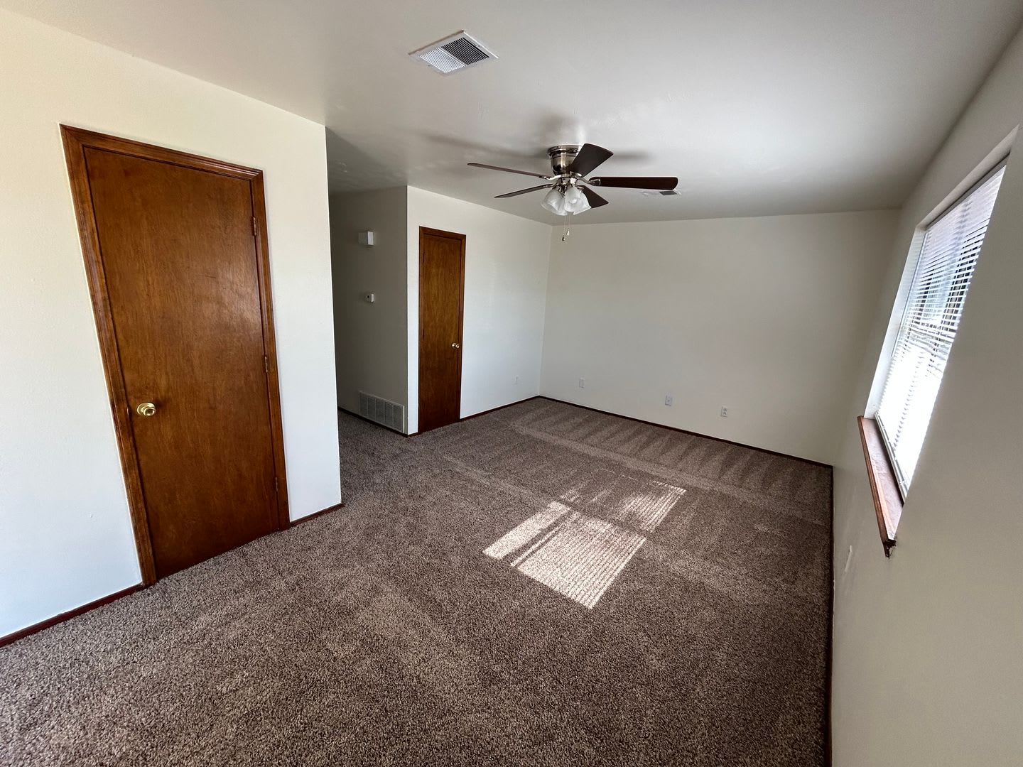 Cute 2 bed 1 bath you don't want to miss! – photo 3