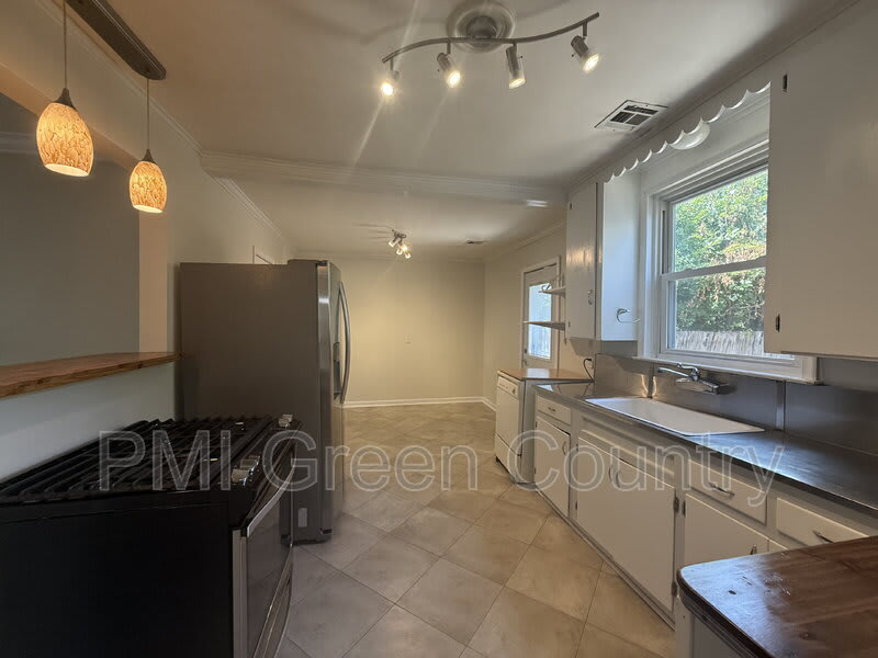 2811 E 1st Pl – photo 5