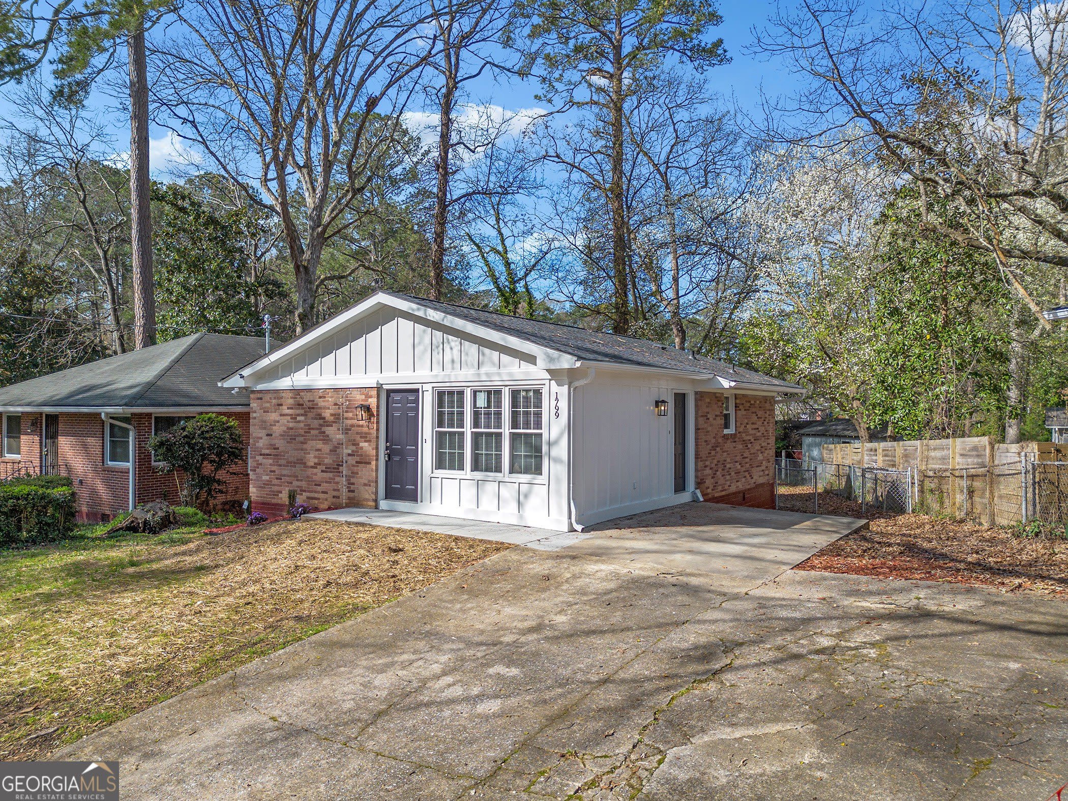 1799 Shirley Street SW – photo 2