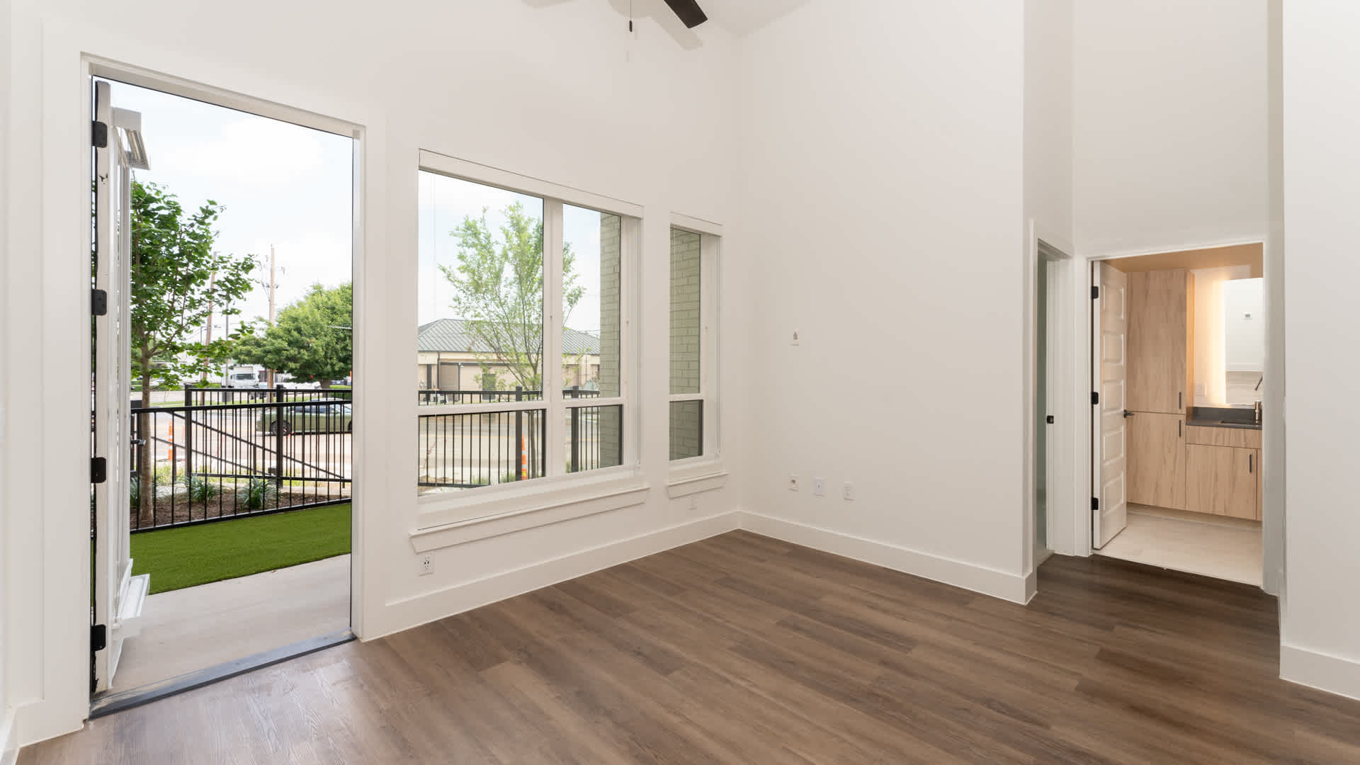 Lyle Apartments – photo 3