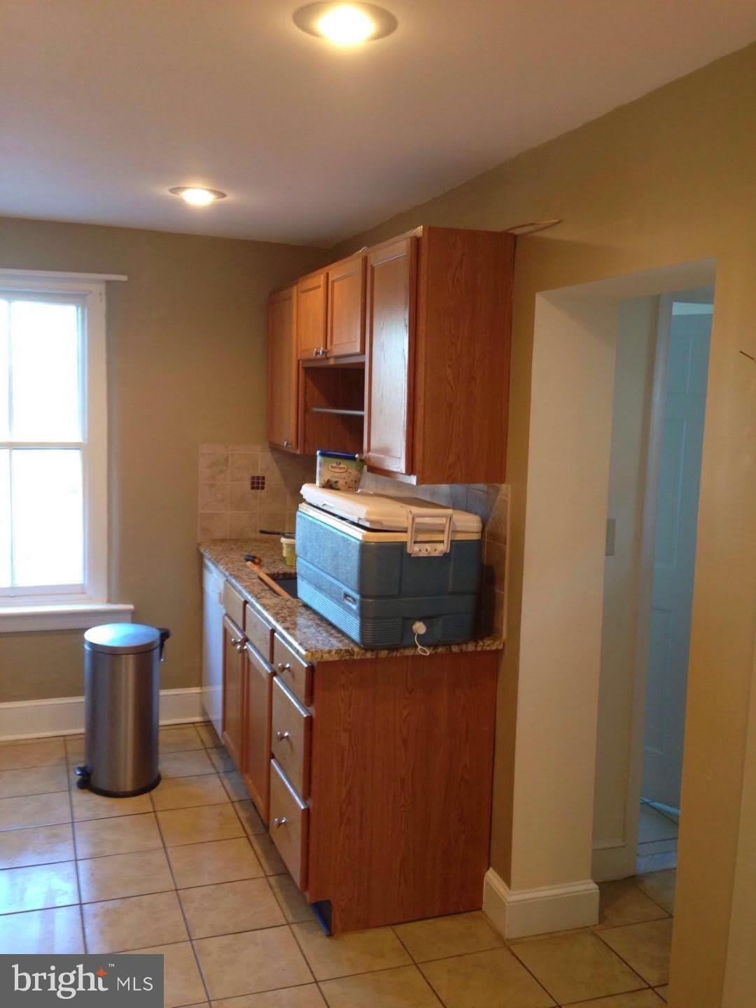 230 W ASHLAND Street – photo 5