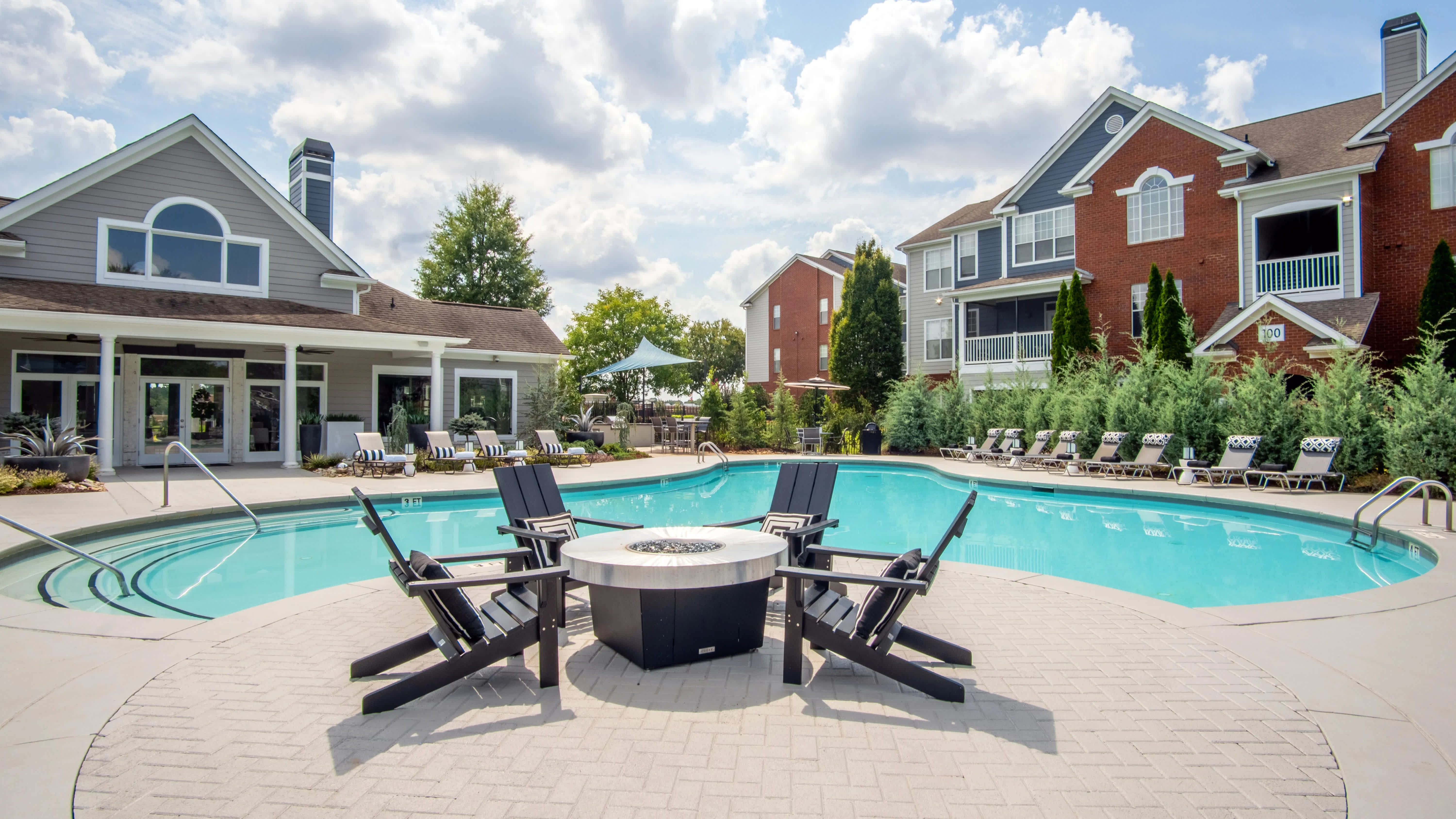 100 South Luxury Apartments – photo 2