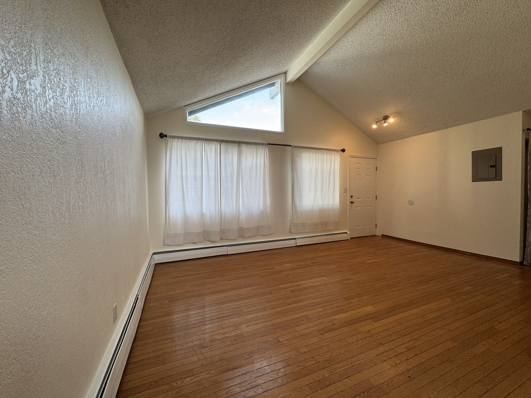 1233 Crescent Drive – photo 3