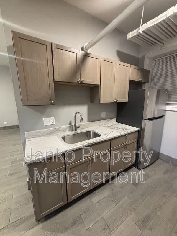 658 E 81st St – photo 2