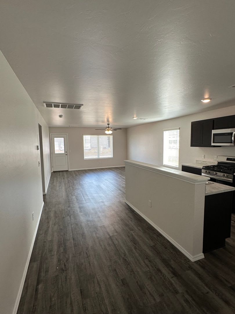Golden Ticket Special 6 Weeks Rent Free Sign By 8 31 4 Bed 2 Bath Home In Robertson S Landing – photo 5