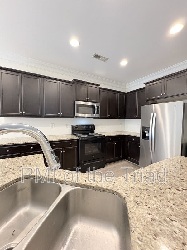 2974 York Place Dr – photo 4