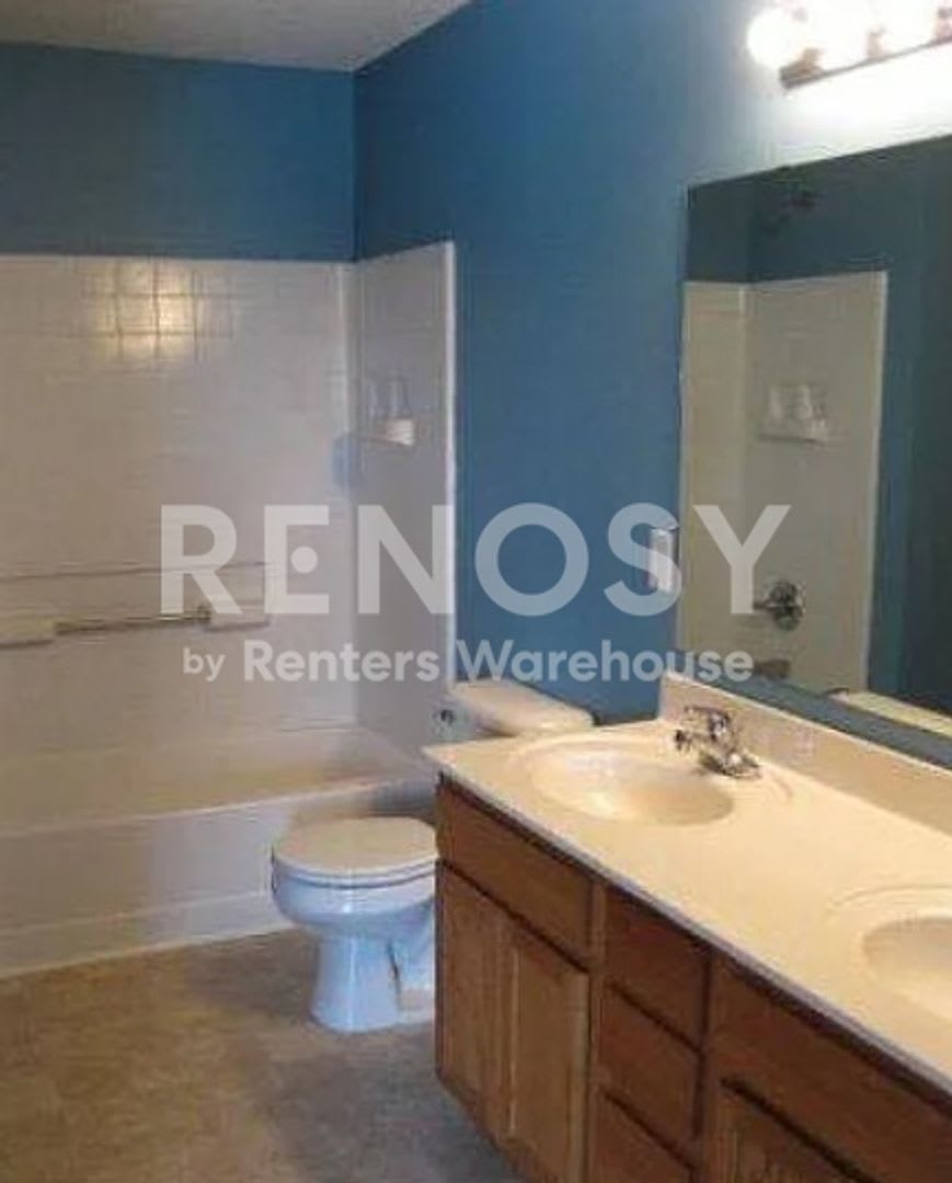 Available August 1St This 2 Bedroom 1 5 Bath Townhome In Rosemount – photo 4