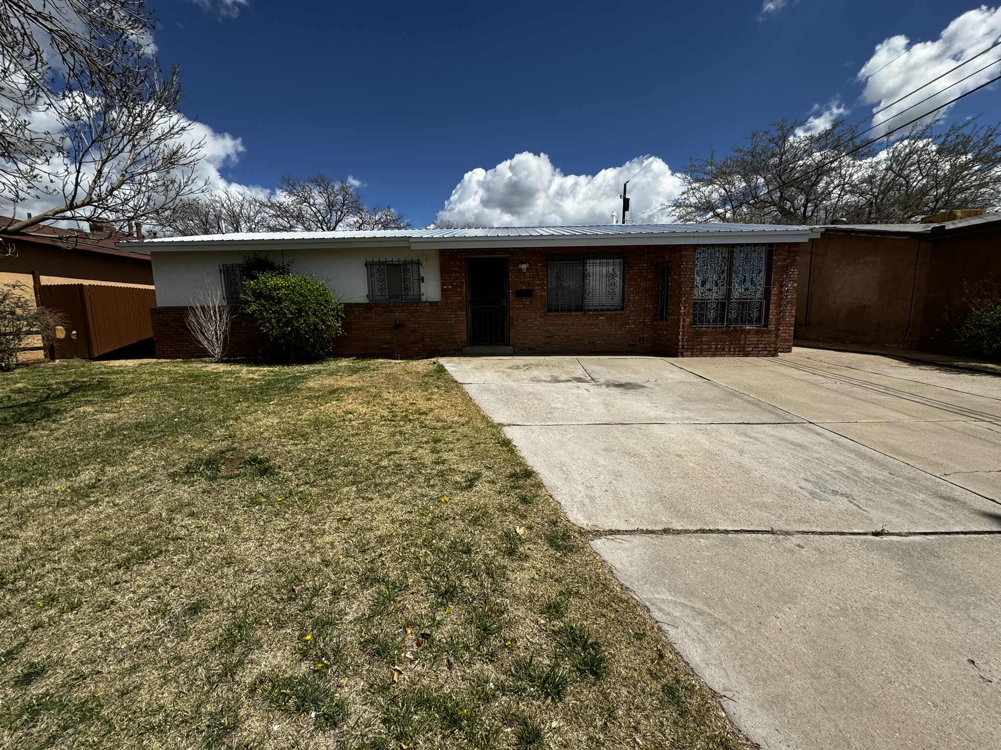 908 Faye Place Northeast – photo 1