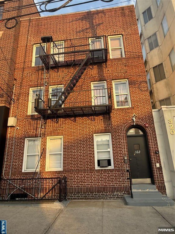 322 Anderson Avenue – photo 1