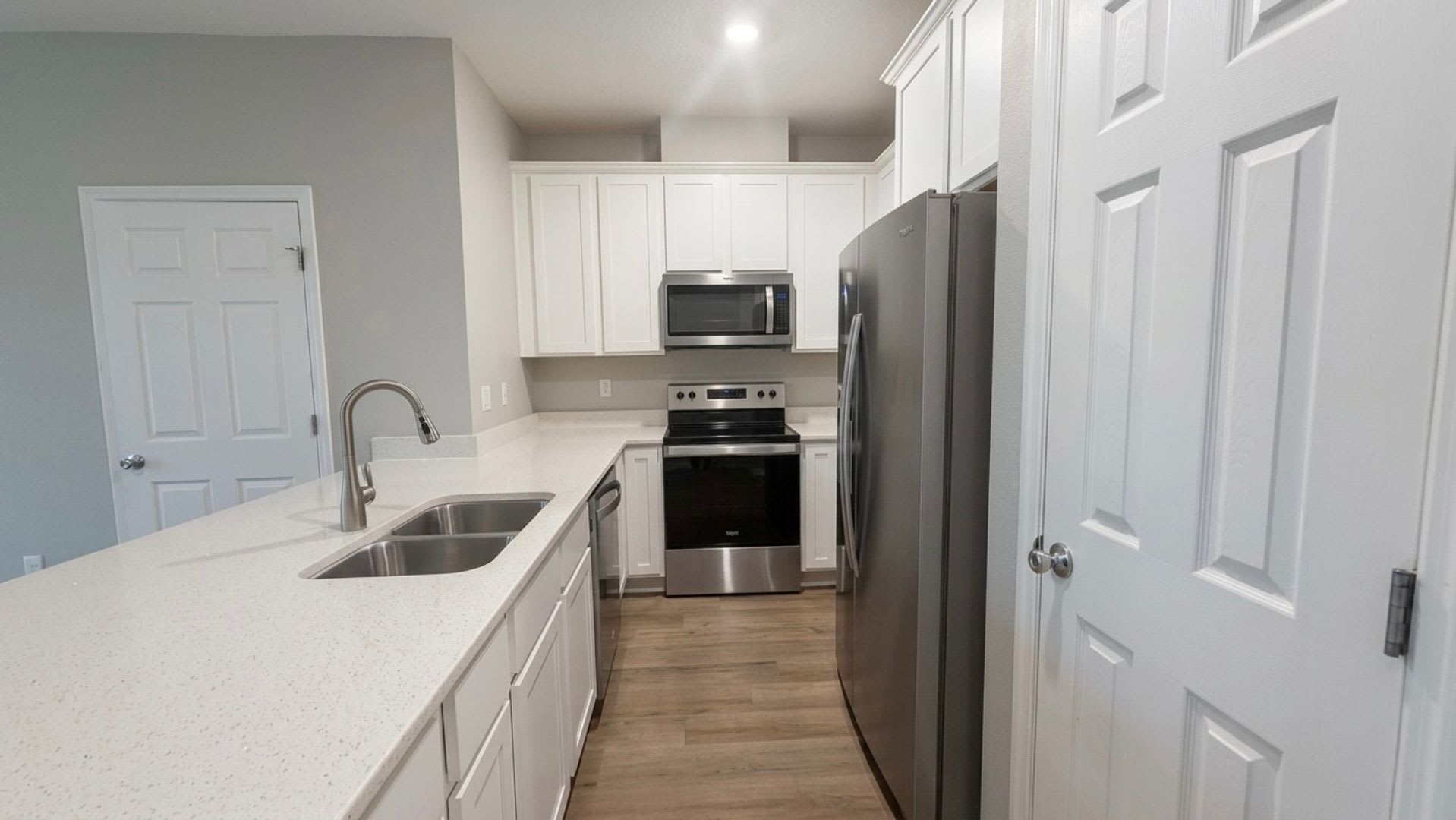 Orchard Park 3/2.5 Townhome Available Now – photo 4