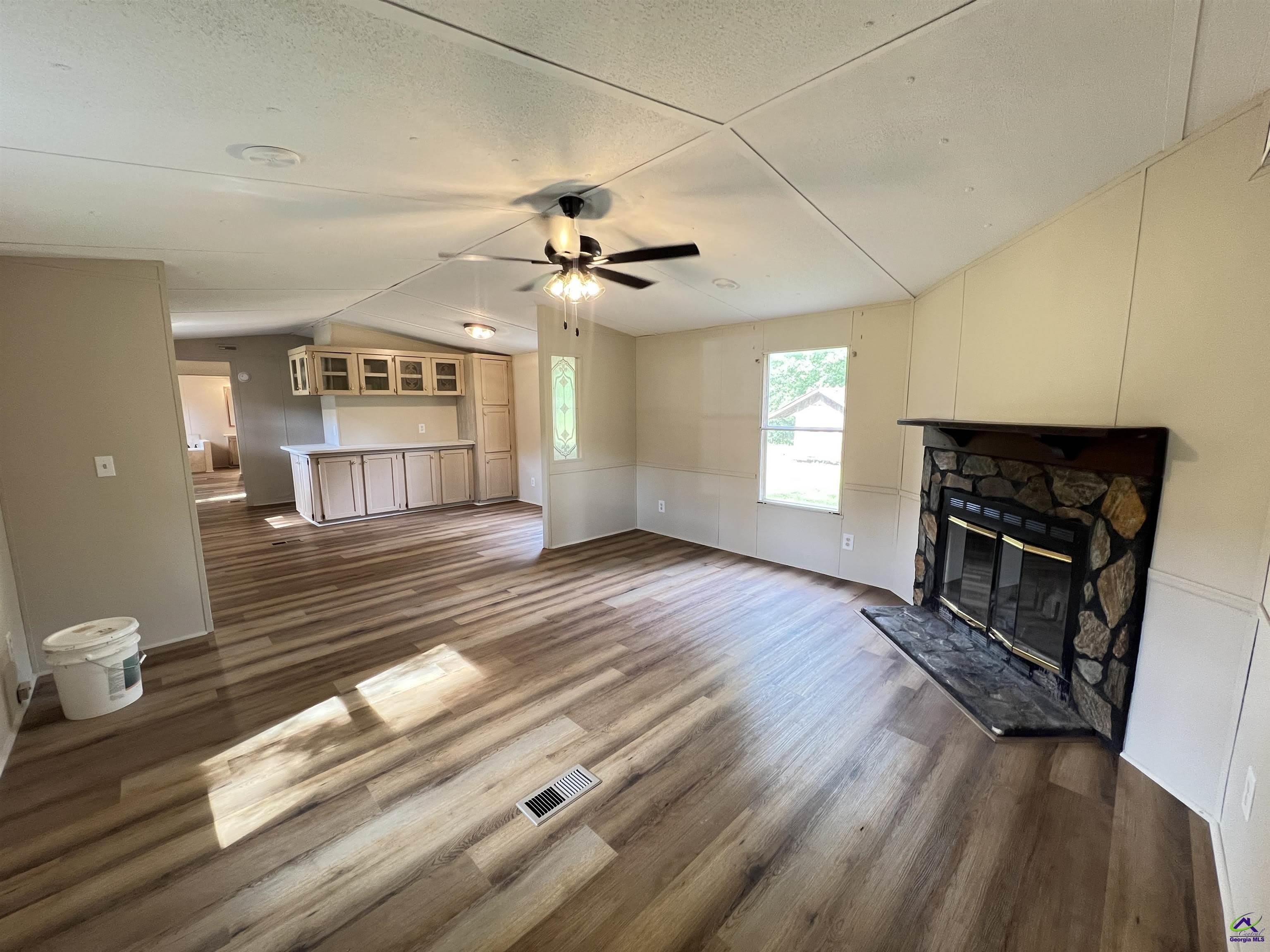 1018 247 Highway – photo 3