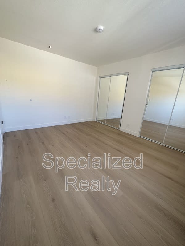 14718 Sylvan Street – photo 5