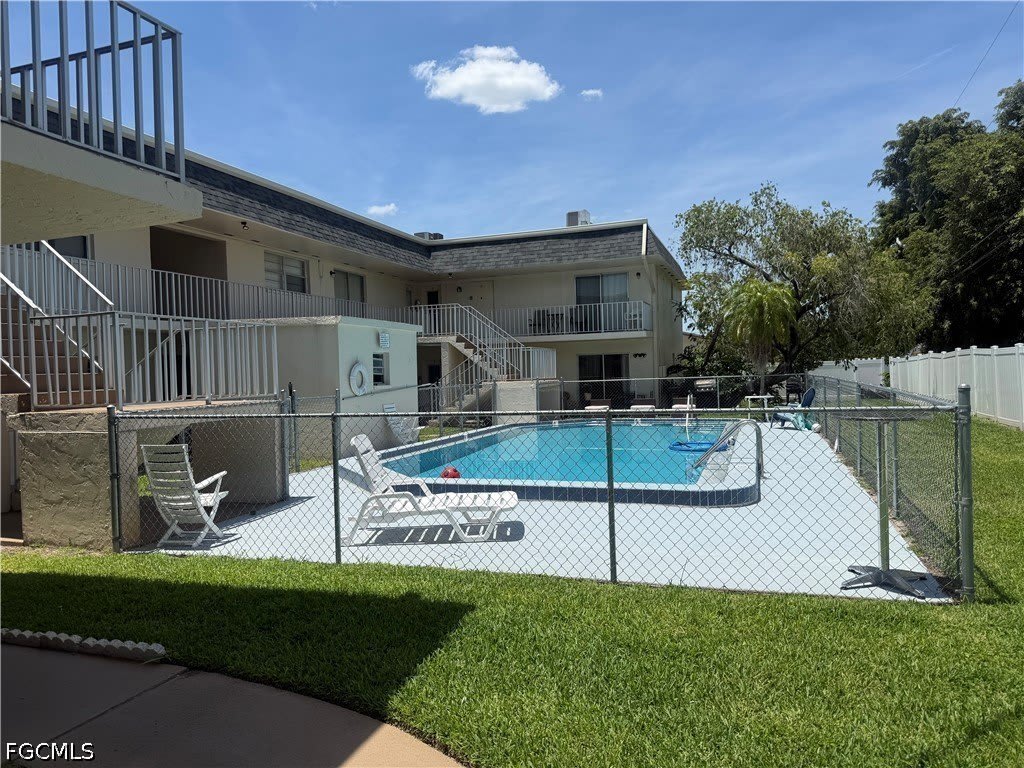 4923 Vincennes Court – photo 1