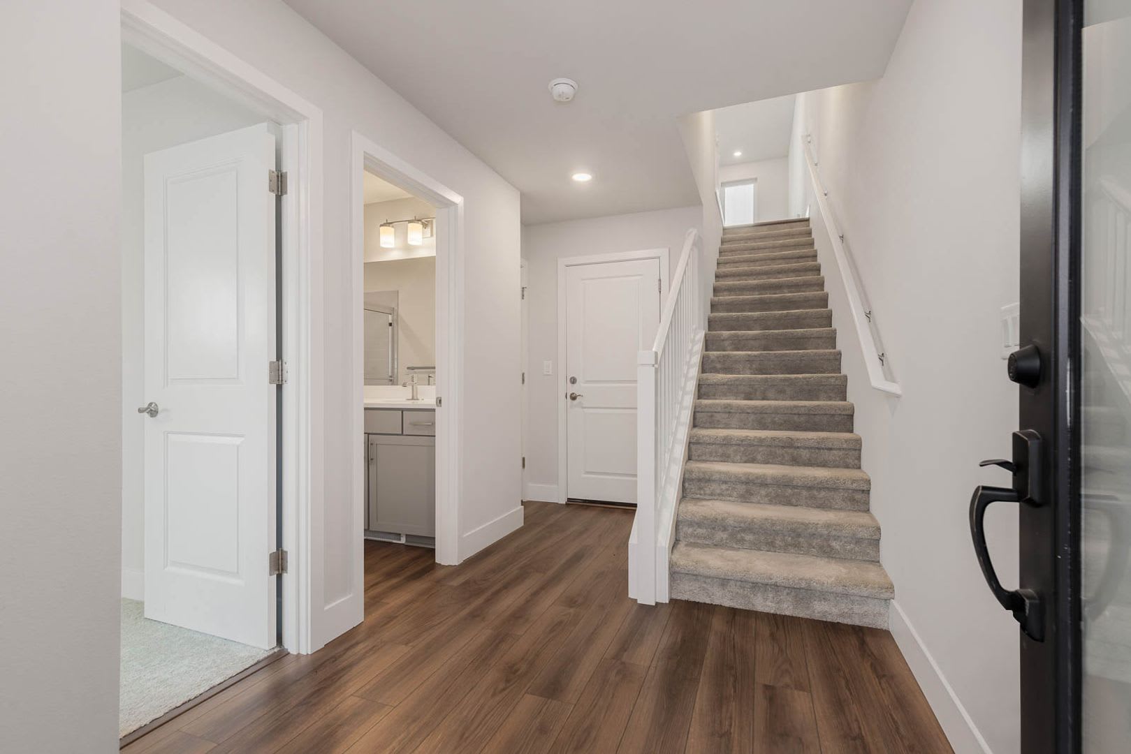 Contemporary Townhome With Attached 2 Car Garage – photo 4