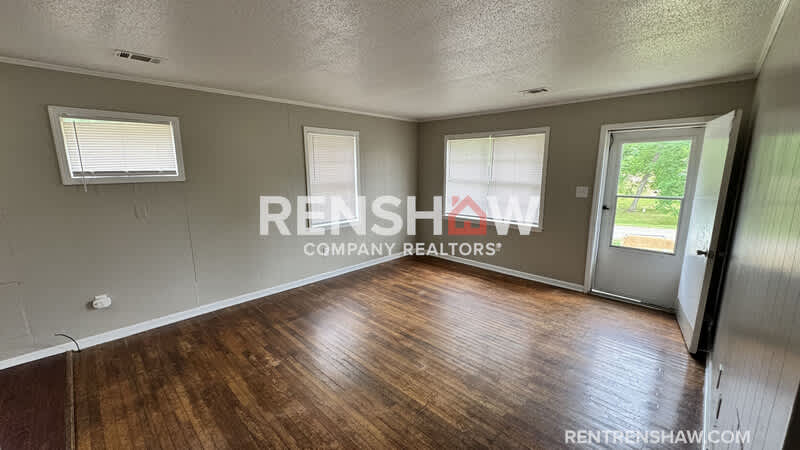 263 Navy Dr – photo 2