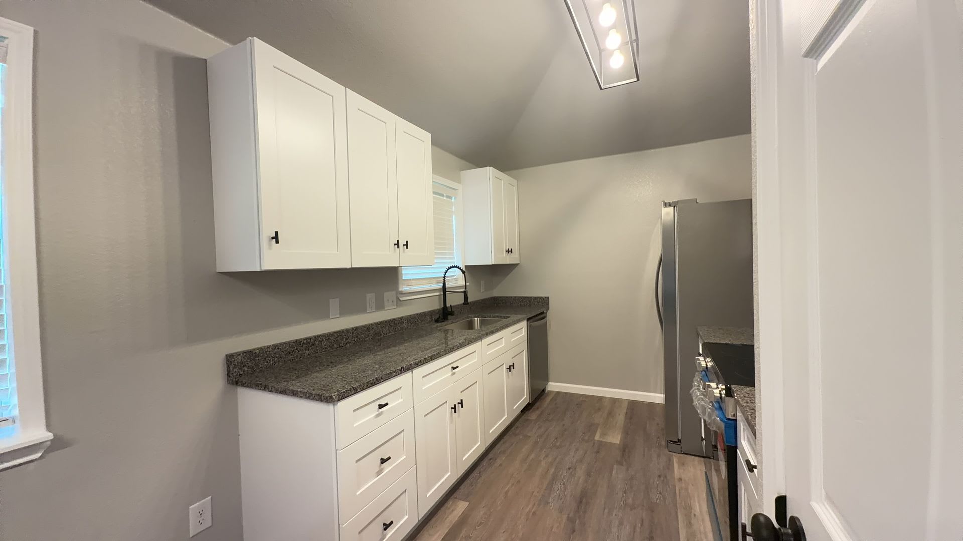 802 SAMUEL DRIVE – photo 4