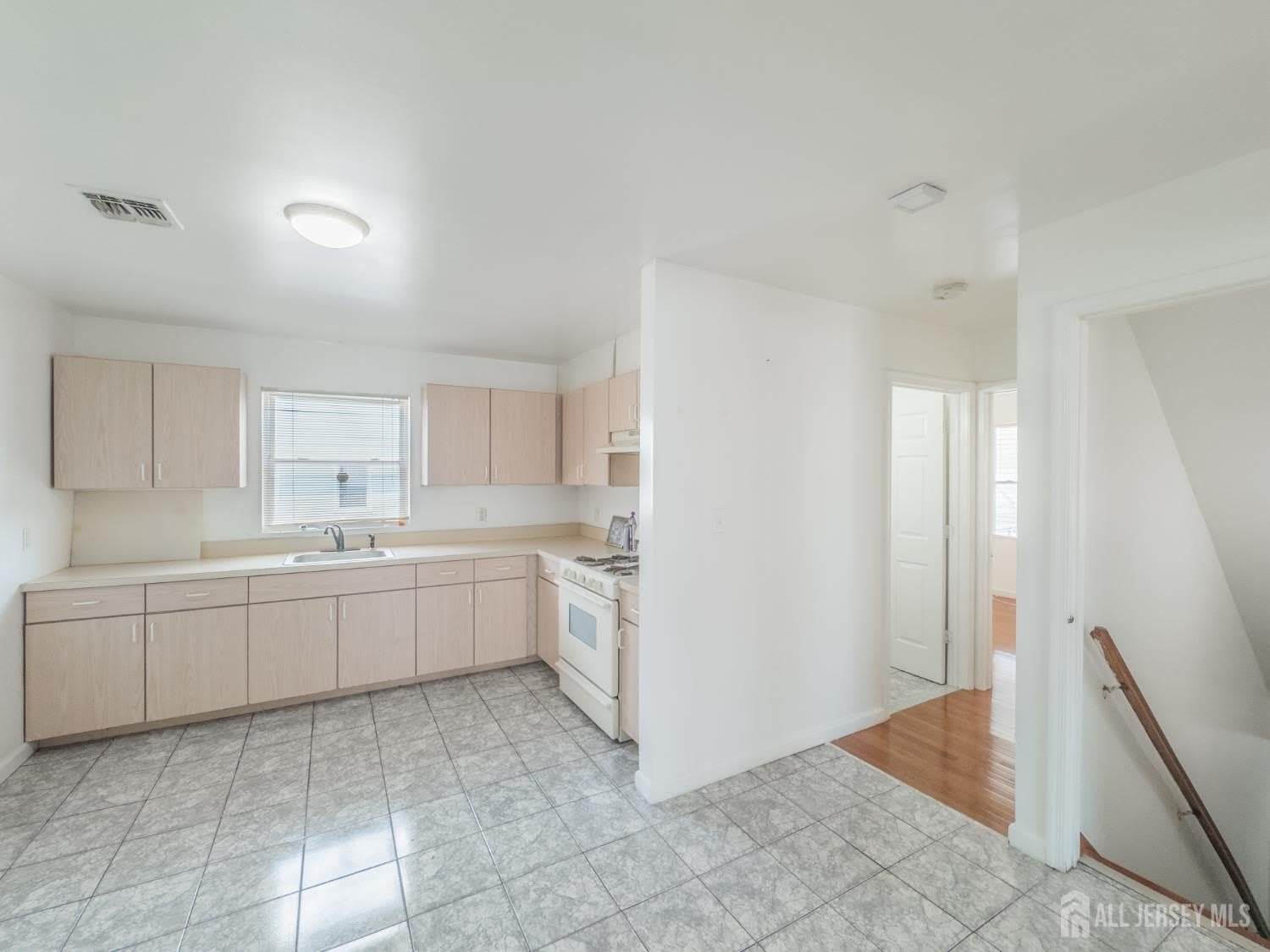 105-R Lowell Street – photo 5