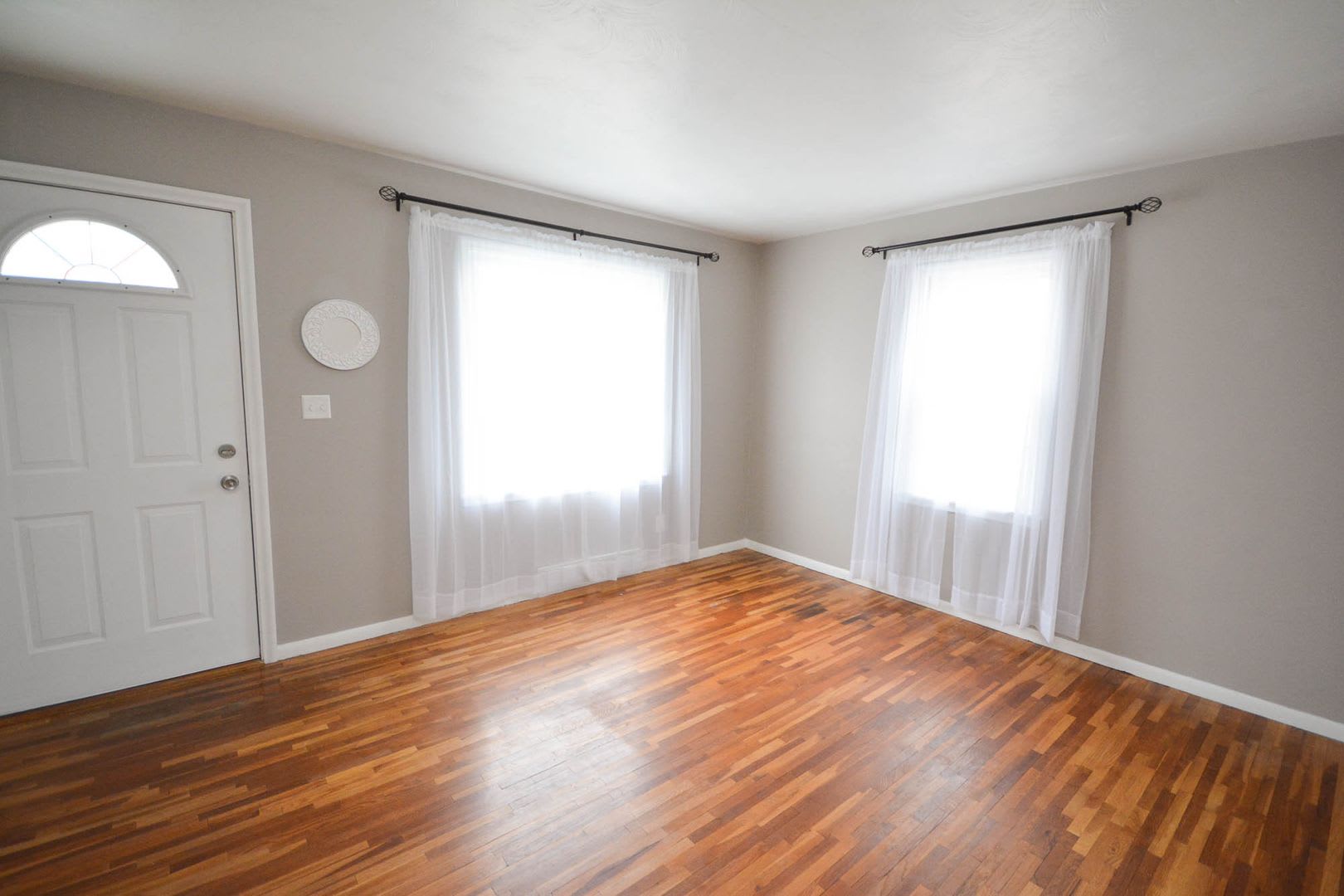 Impeccable updated home just blocks from downtown! – photo 2