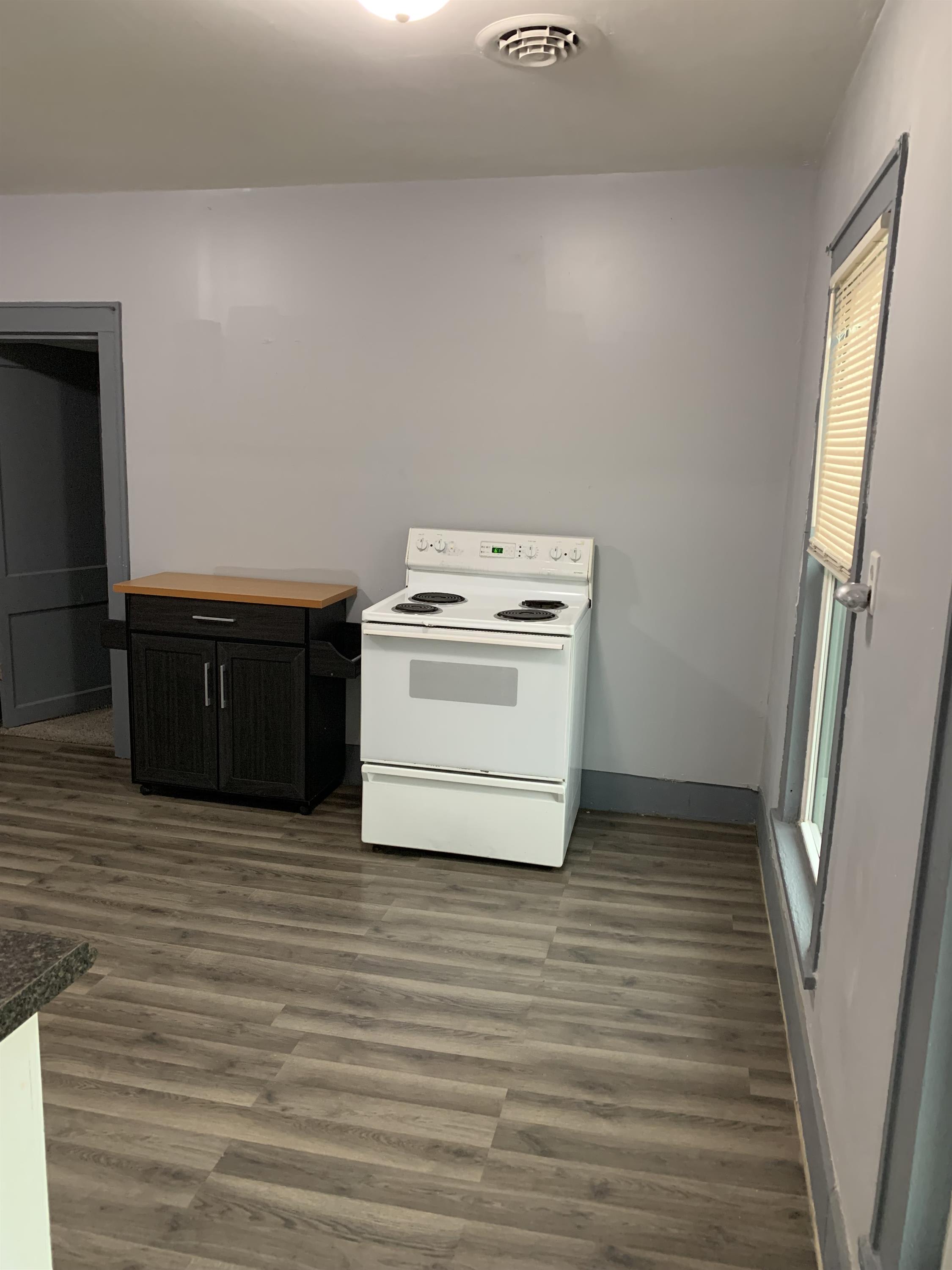 407 Oak Avenue Southeast – photo 2