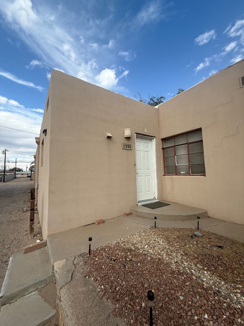 Nice 2 Bedroom Near Nmsu – photo 1