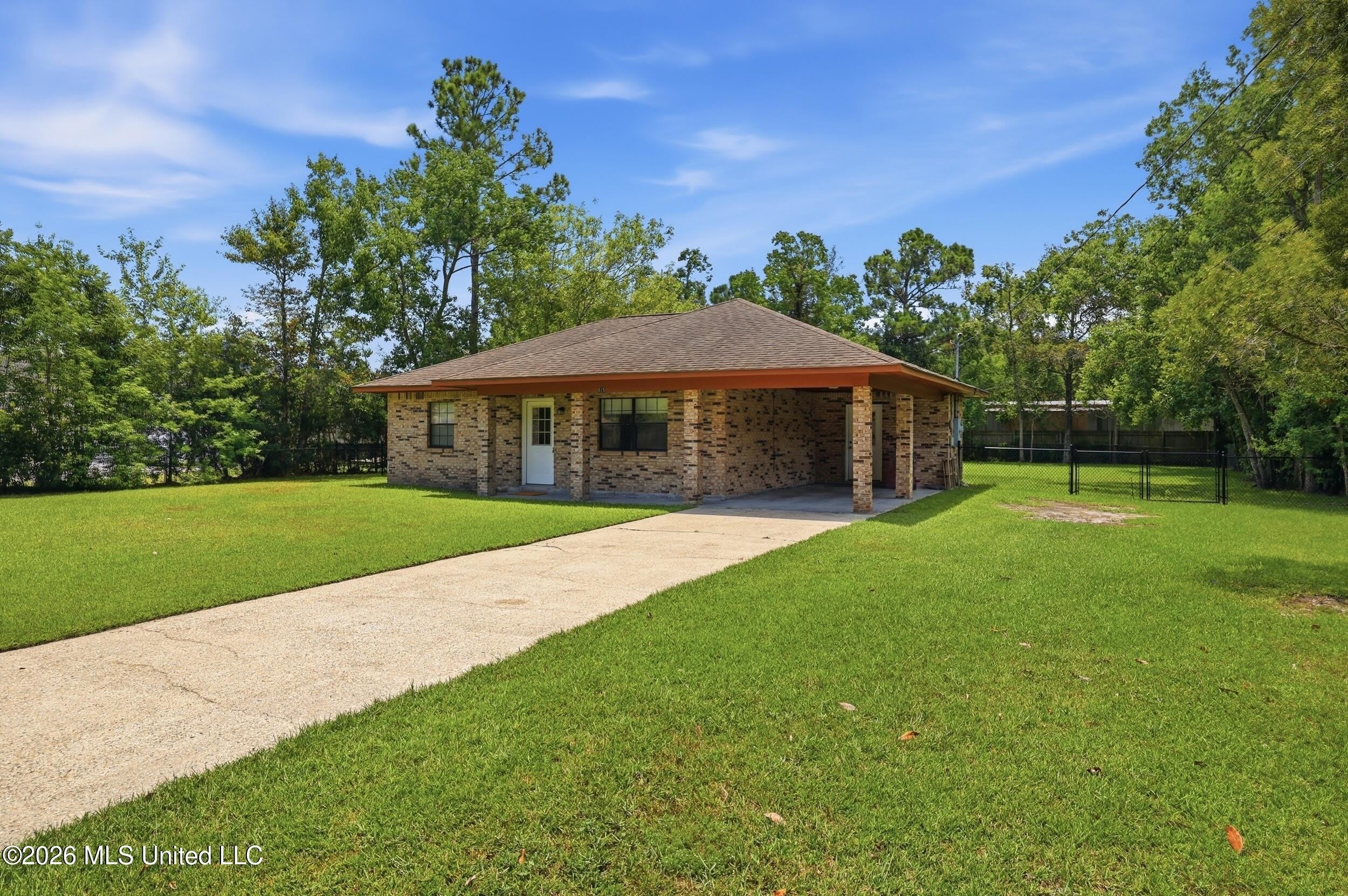 815 Amar Street – photo 2