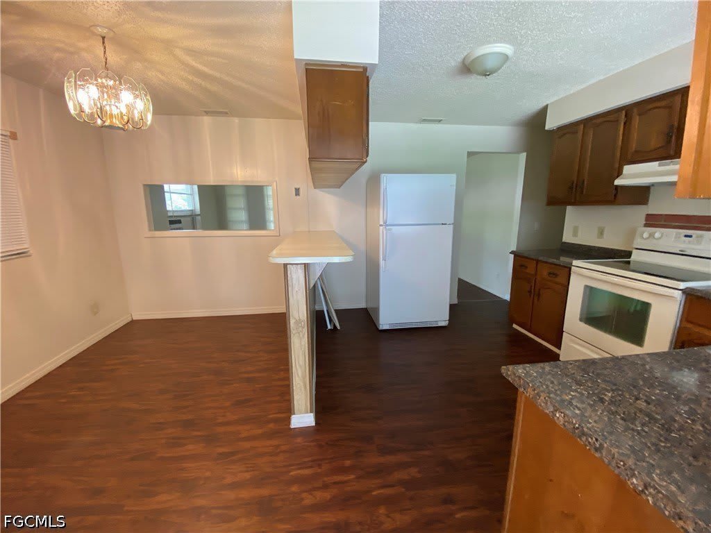 7906 Suncoast Drive – photo 5