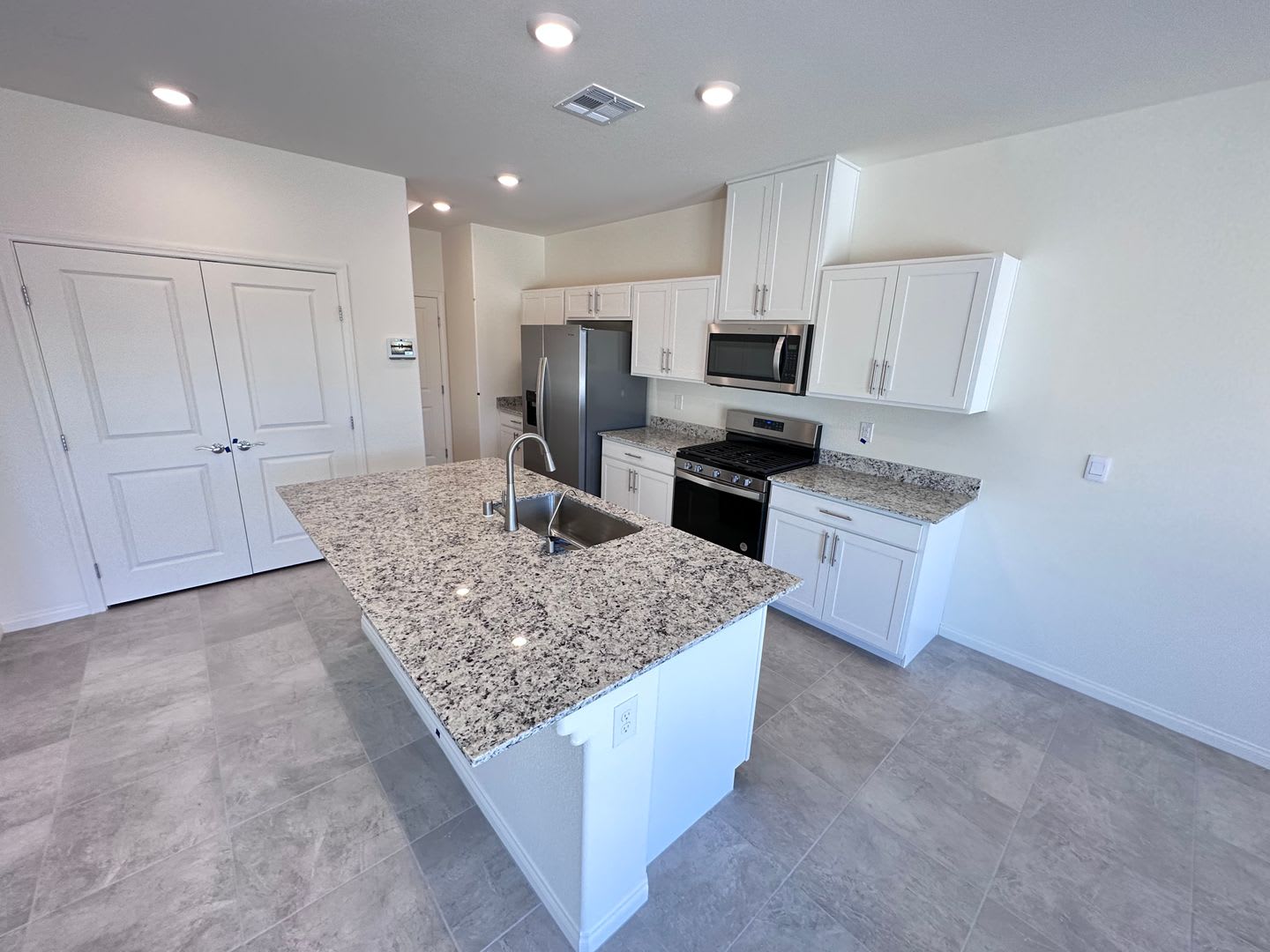 4 Bedroom in Villages at Tule Springs! – photo 2