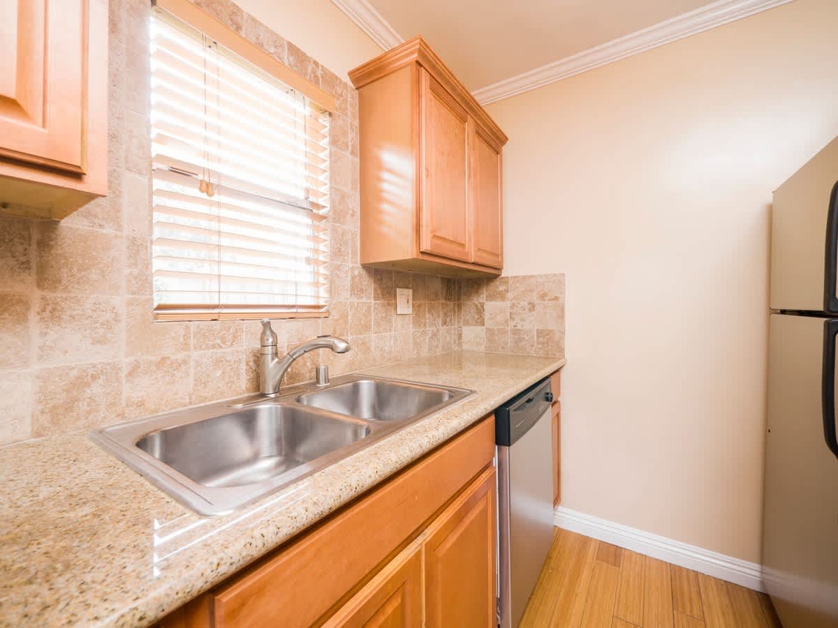 4718 Centinela Avenue – photo 5