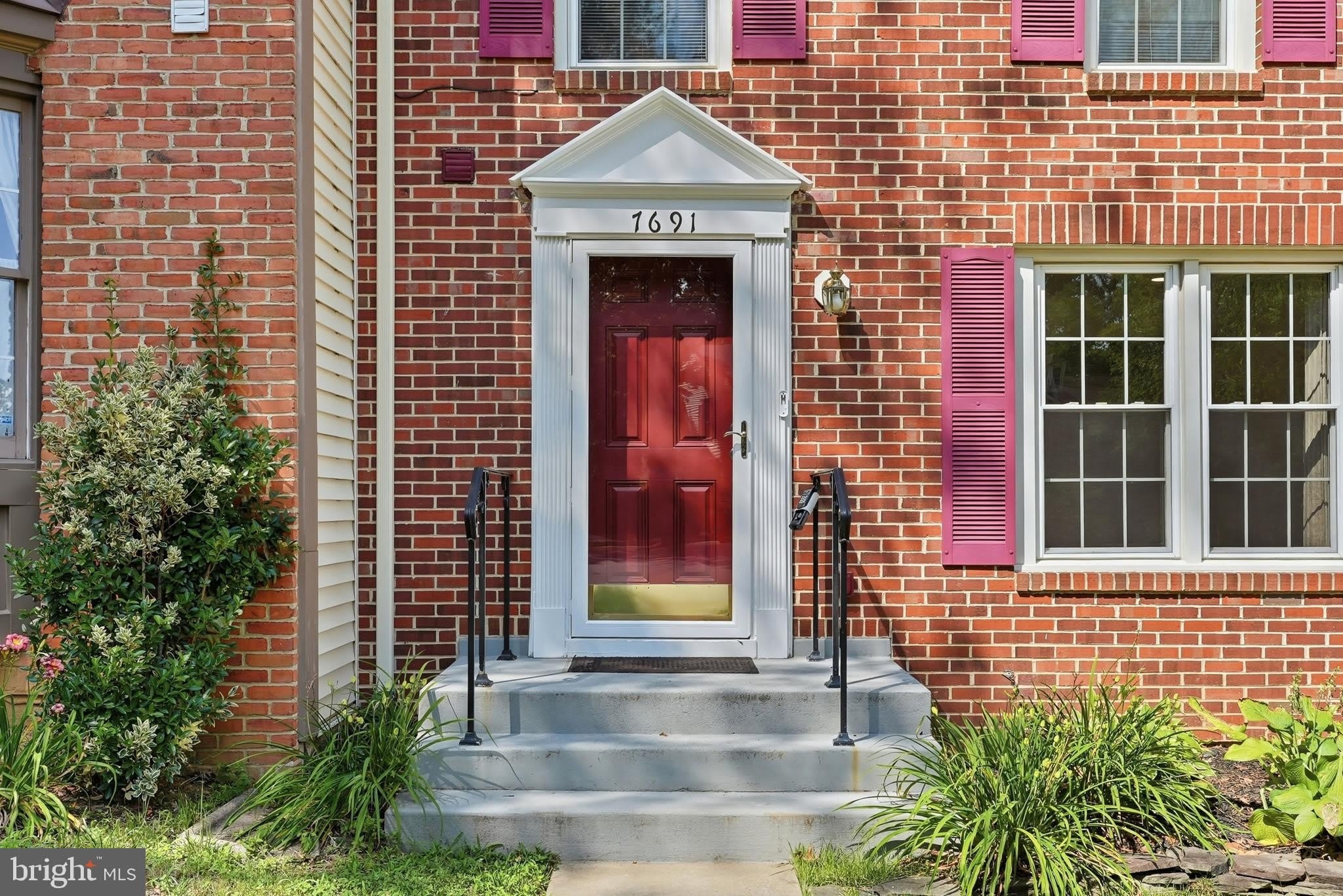 7691 NORTHERN OAKS Court – photo 4