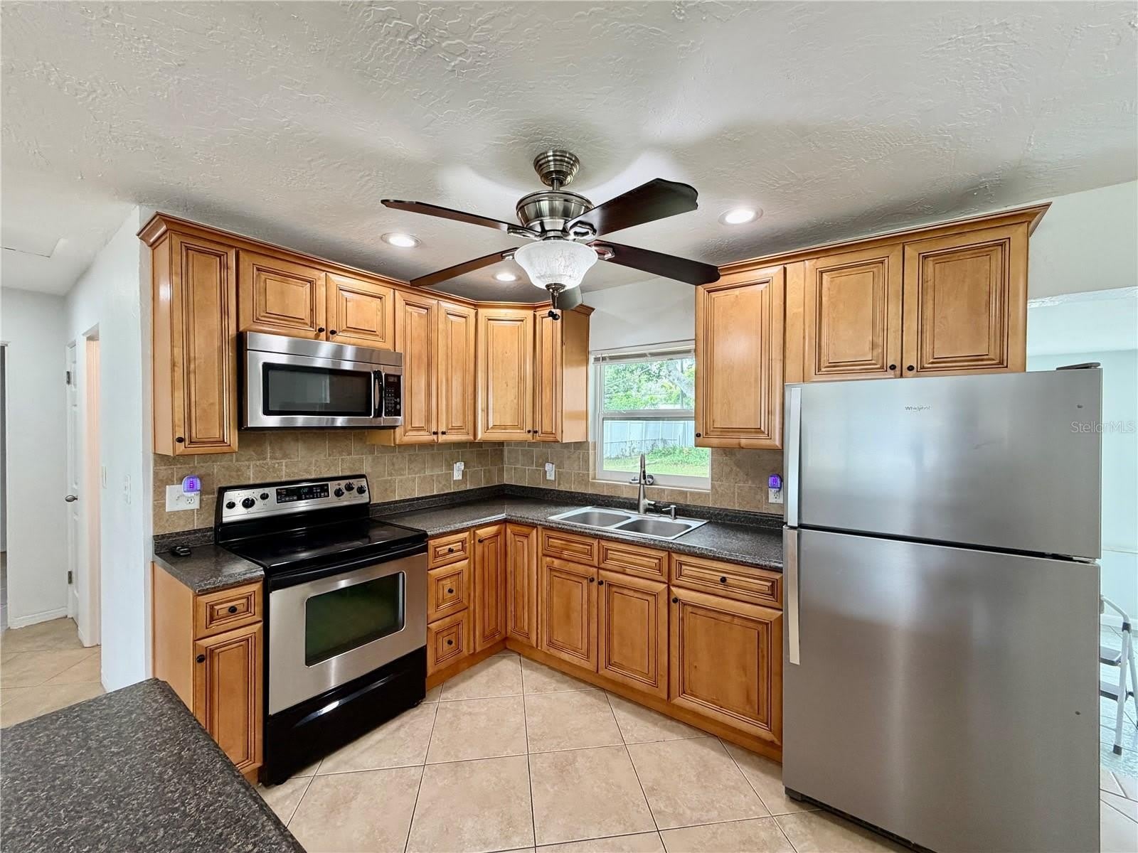 5560 14Th Avenue N – photo 3