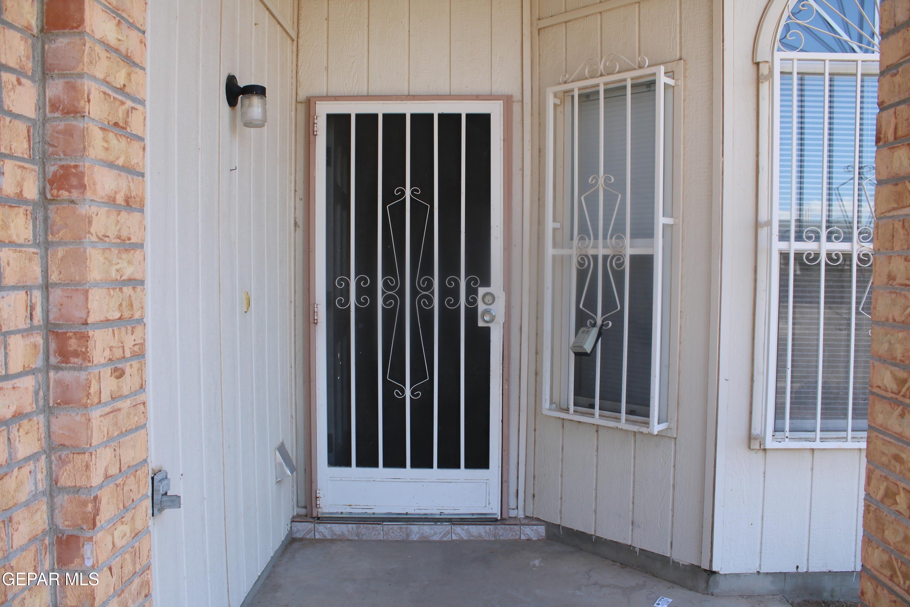10936 WHITEHALL Drive – photo 2