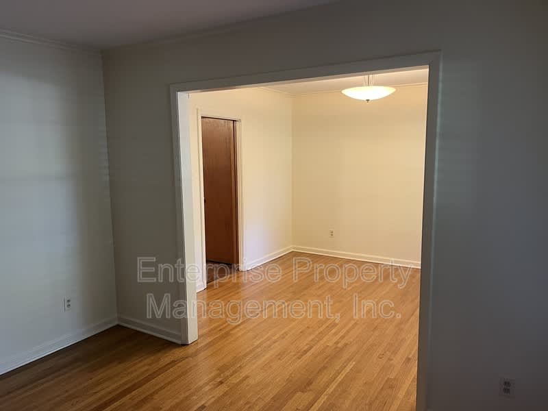 5081 Whitehall Ave – photo 5