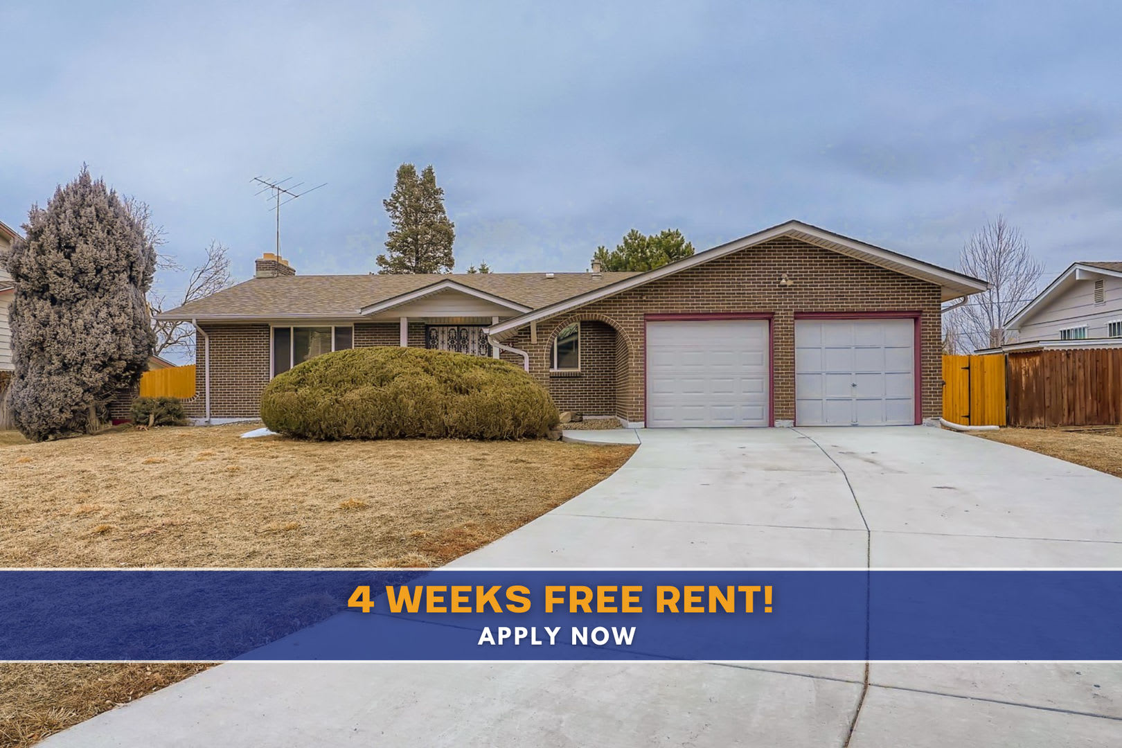 4 Weeks Free Rent Free 55 Tv If Moved In By 8 31 Spacious 4Bd 3Ba Home With A C Large Yard Enclosed Patio 2 Car Garage In Southeast Denver – photo 1
