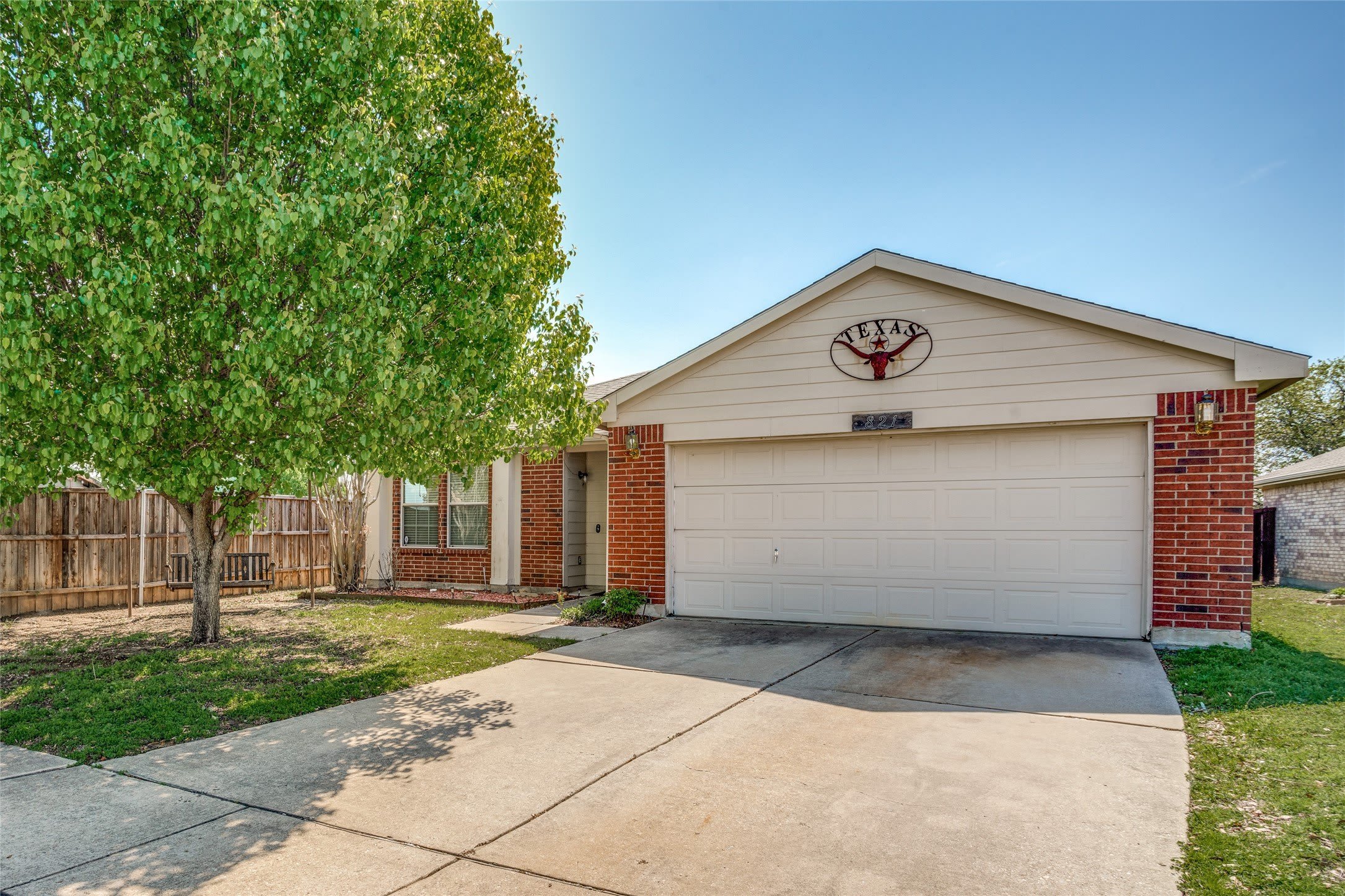 821 Oak Hollow Lane – photo 2