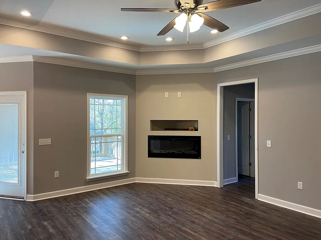 652 Valley Stream Dr – photo 2