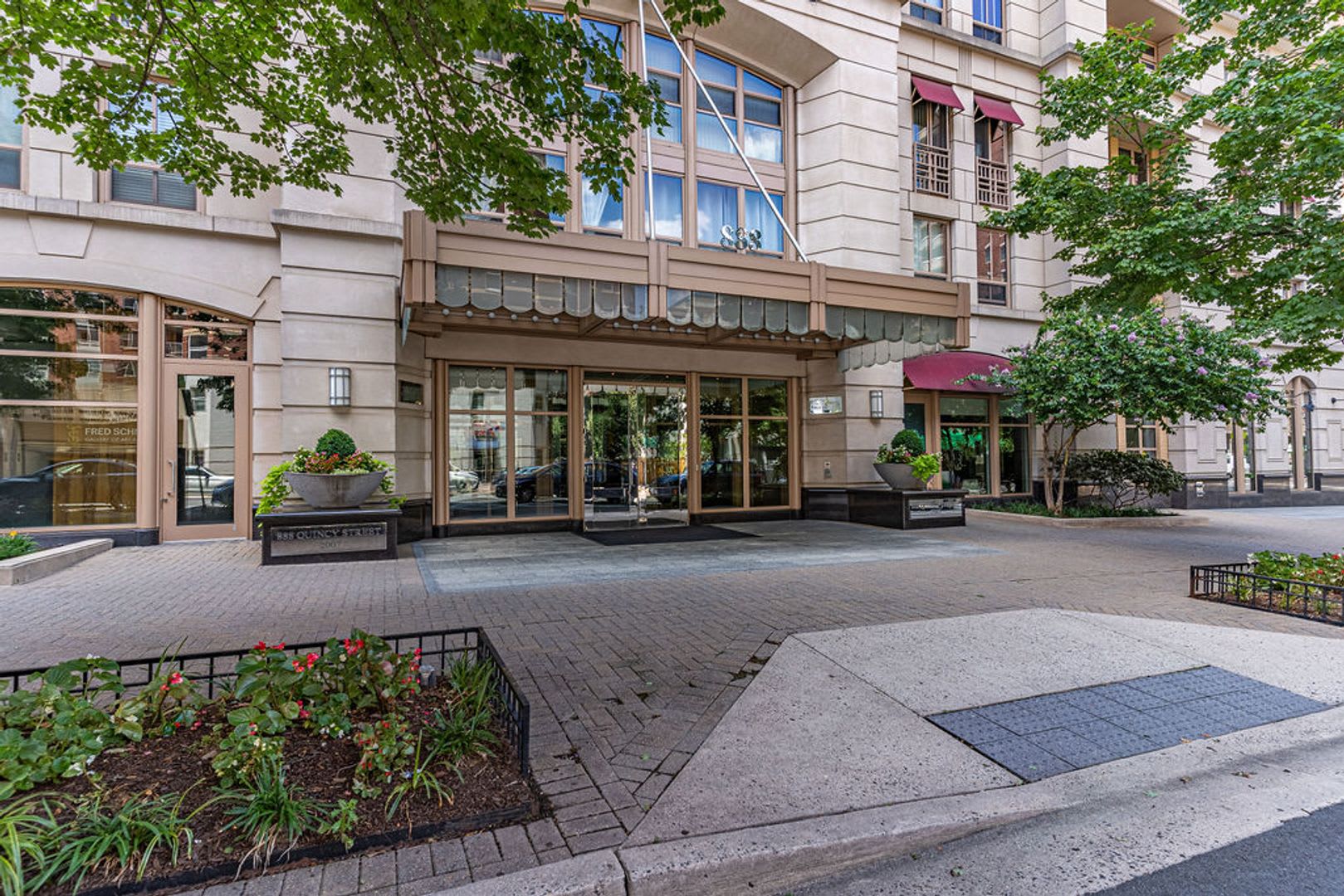 1 Bedroom Condo In Ballston Location Luxury And Convenience All In One Place – photo 1