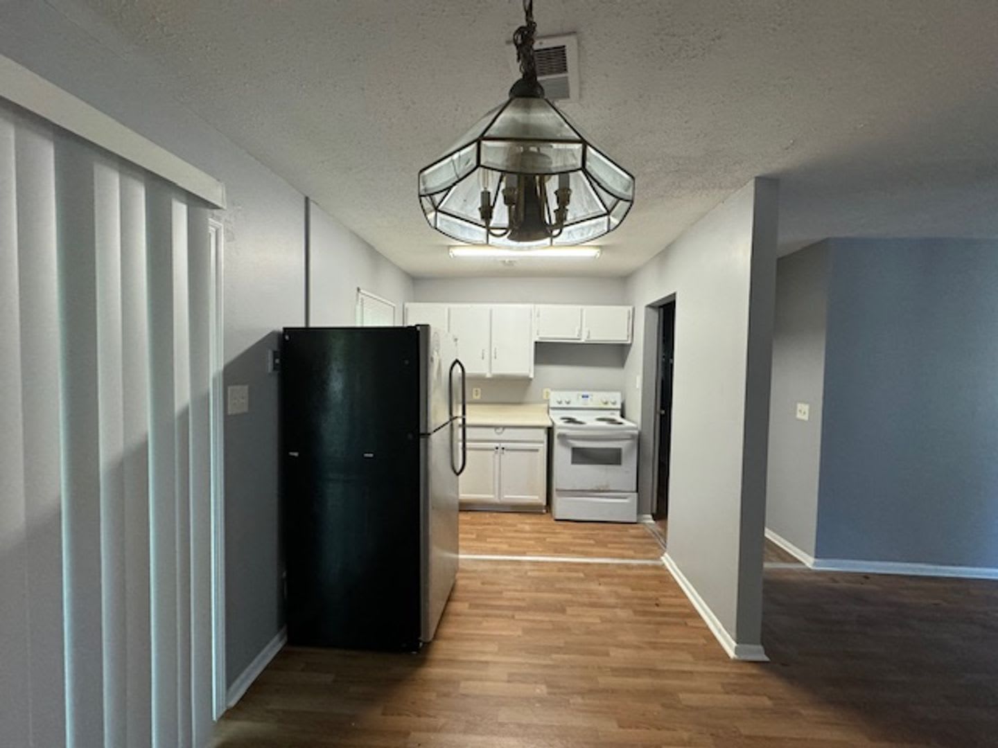 650 AMERICAN BLVD – photo 3