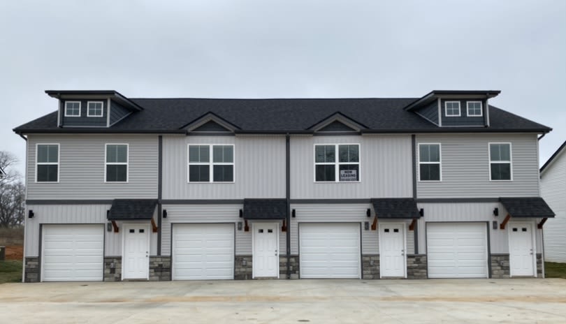 1035 Glenkirk Drive – photo 1