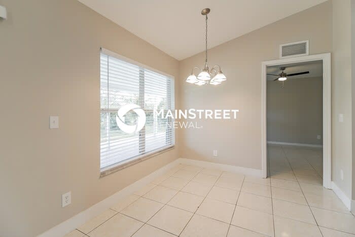 3318 34Th Street Southwest – photo 3
