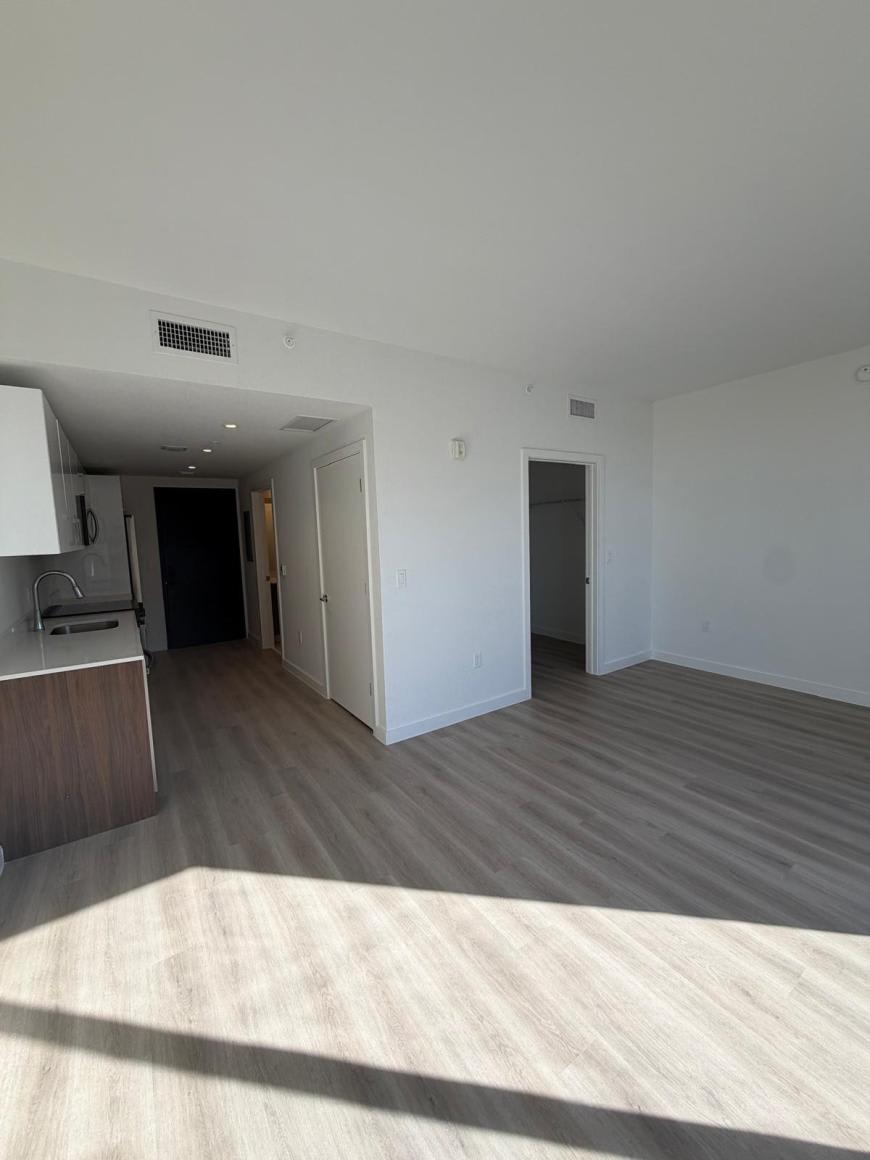 960 East 23rd St. – photo 5