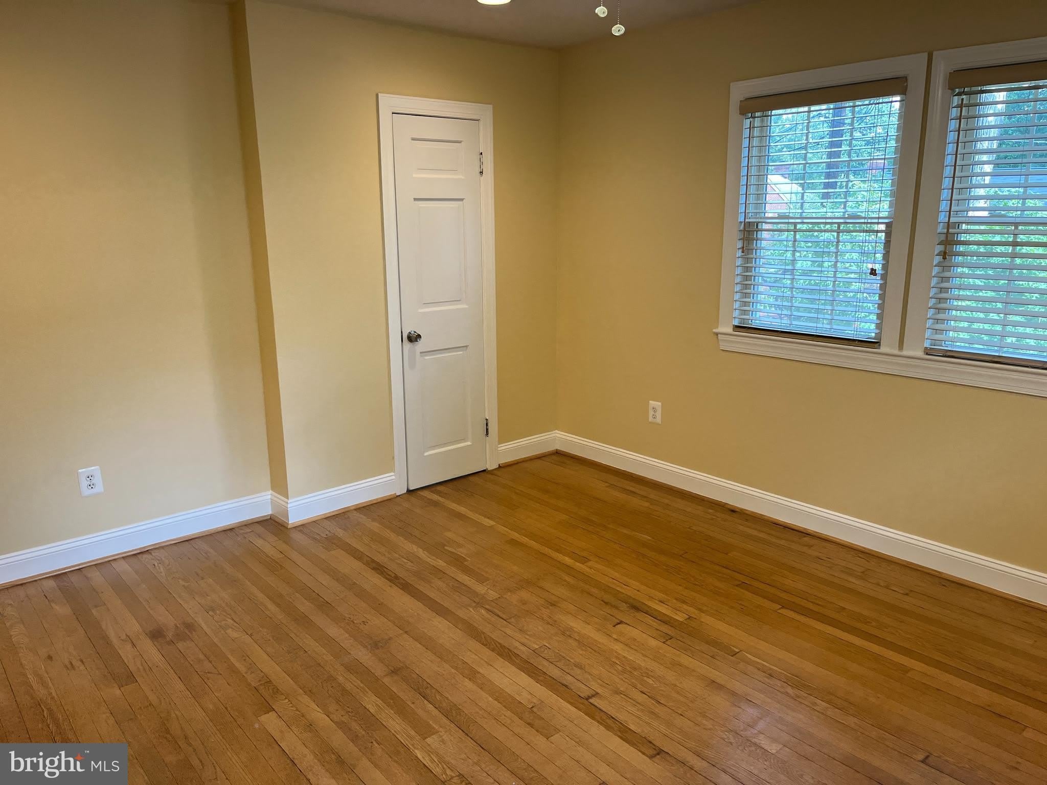 8414 FLOWER Avenue – photo 3