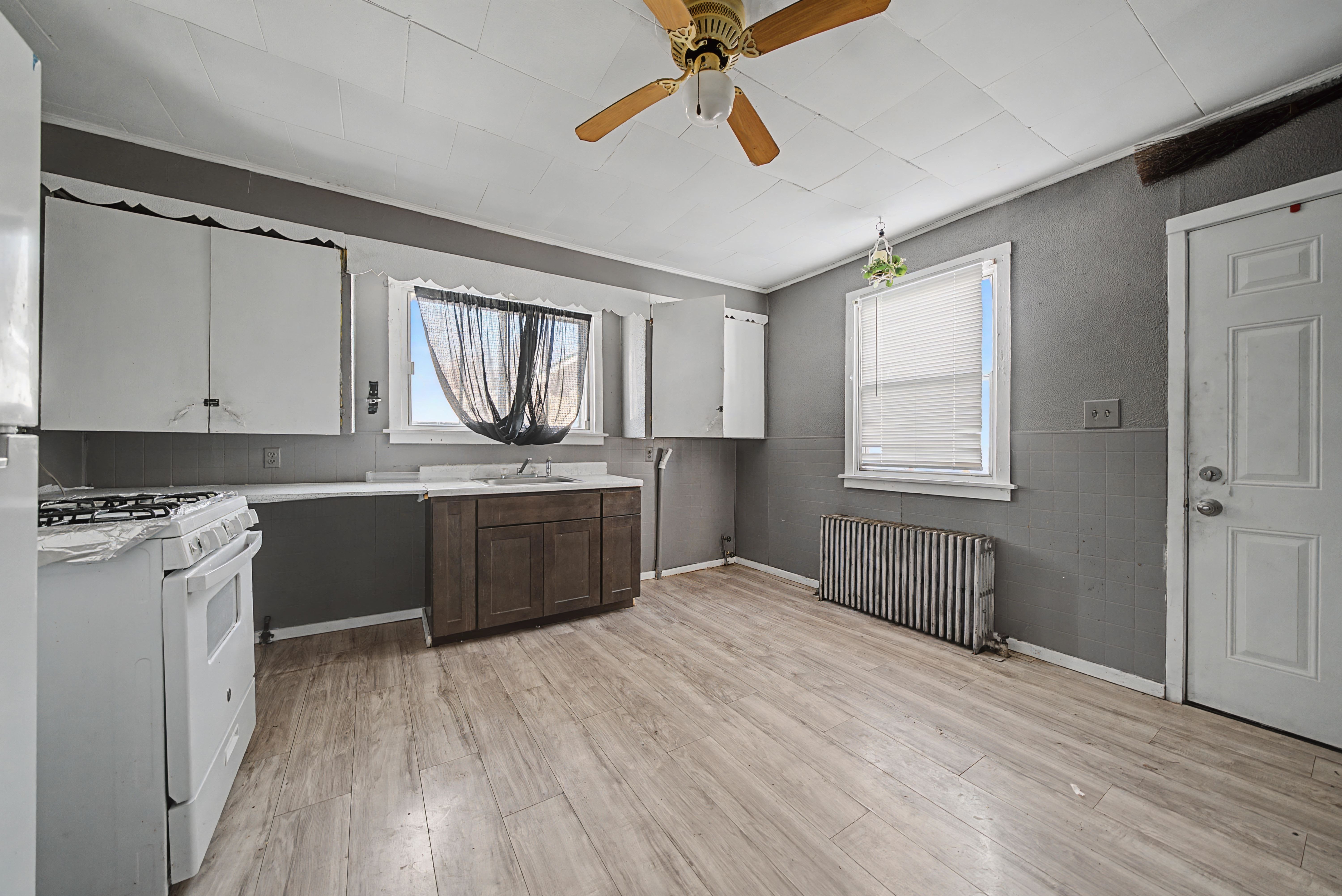 104 Ball St – photo 3