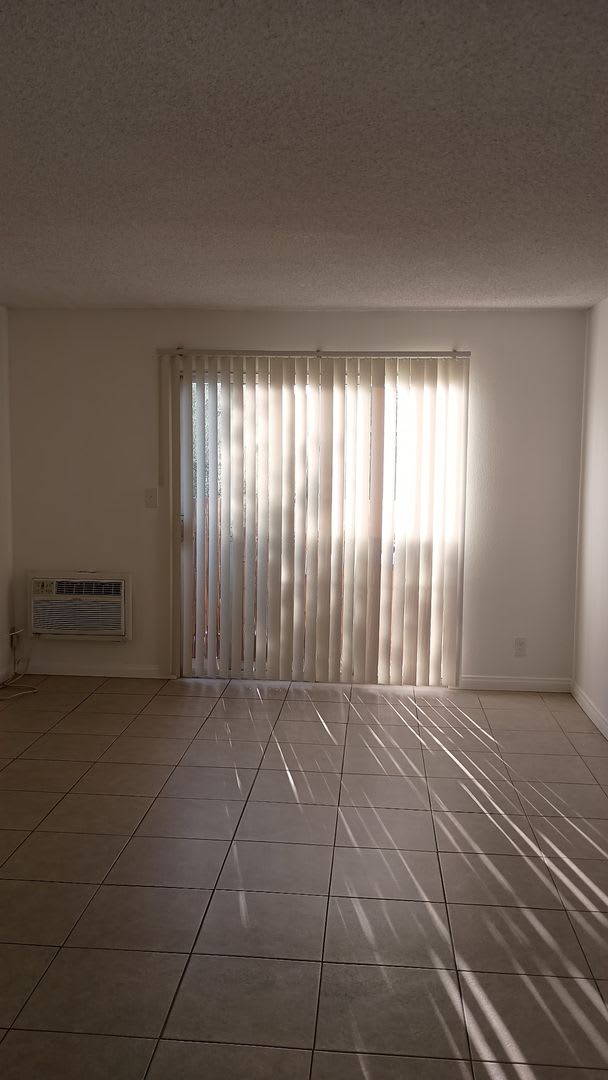 Whitsett 107 – photo 1