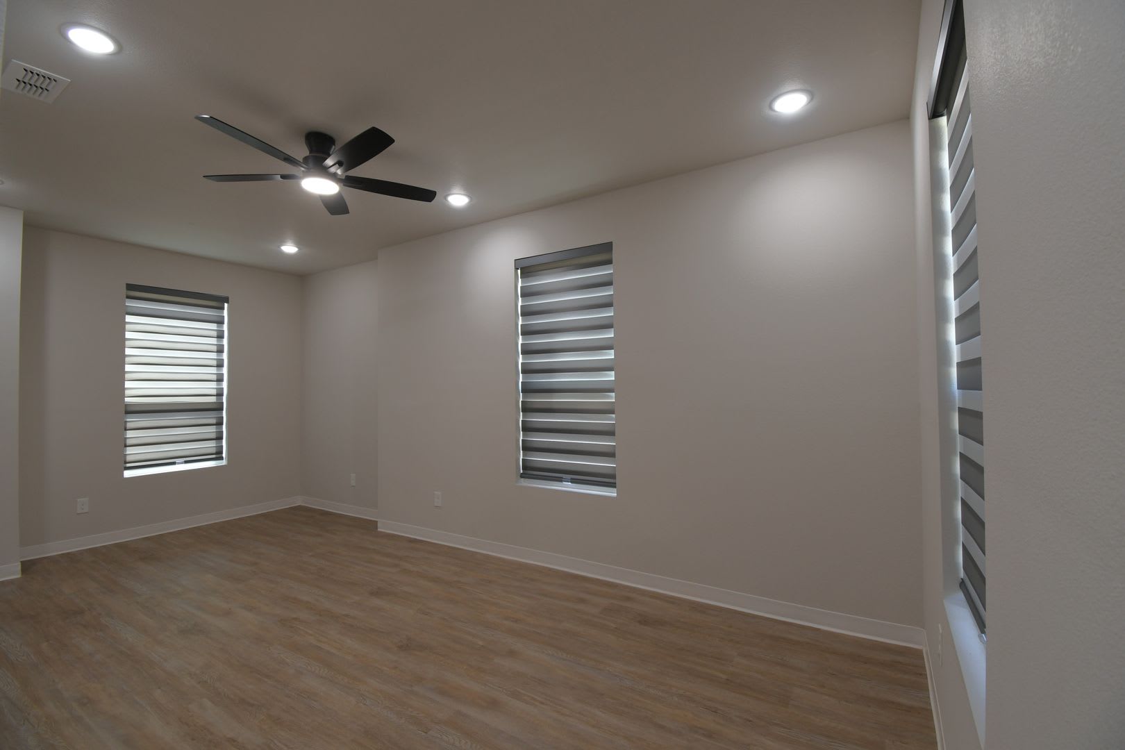 Be the First- 2 Bedroom, 2.5 Bathroom Duplex! – photo 5